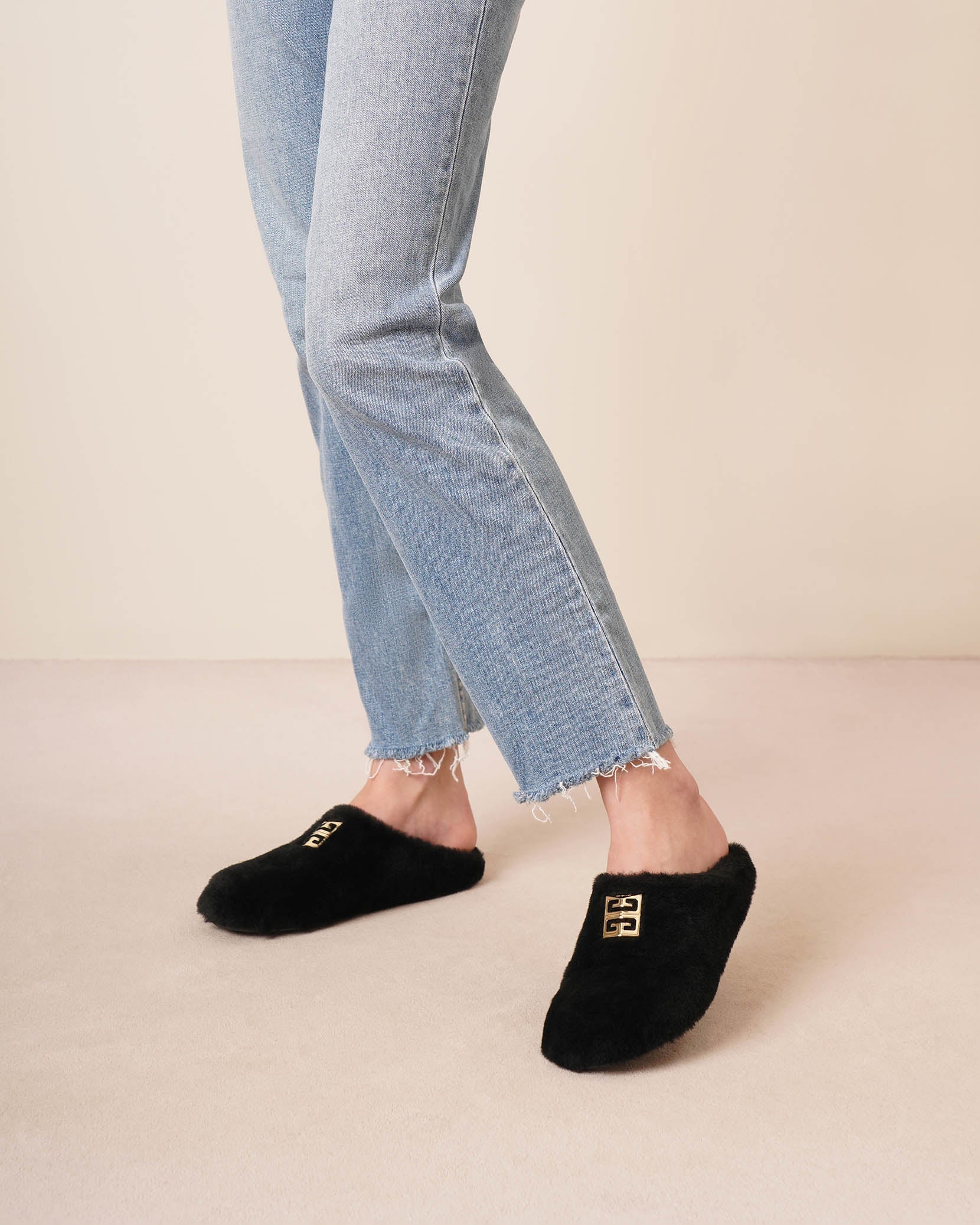 4G black fur flats - Image 2