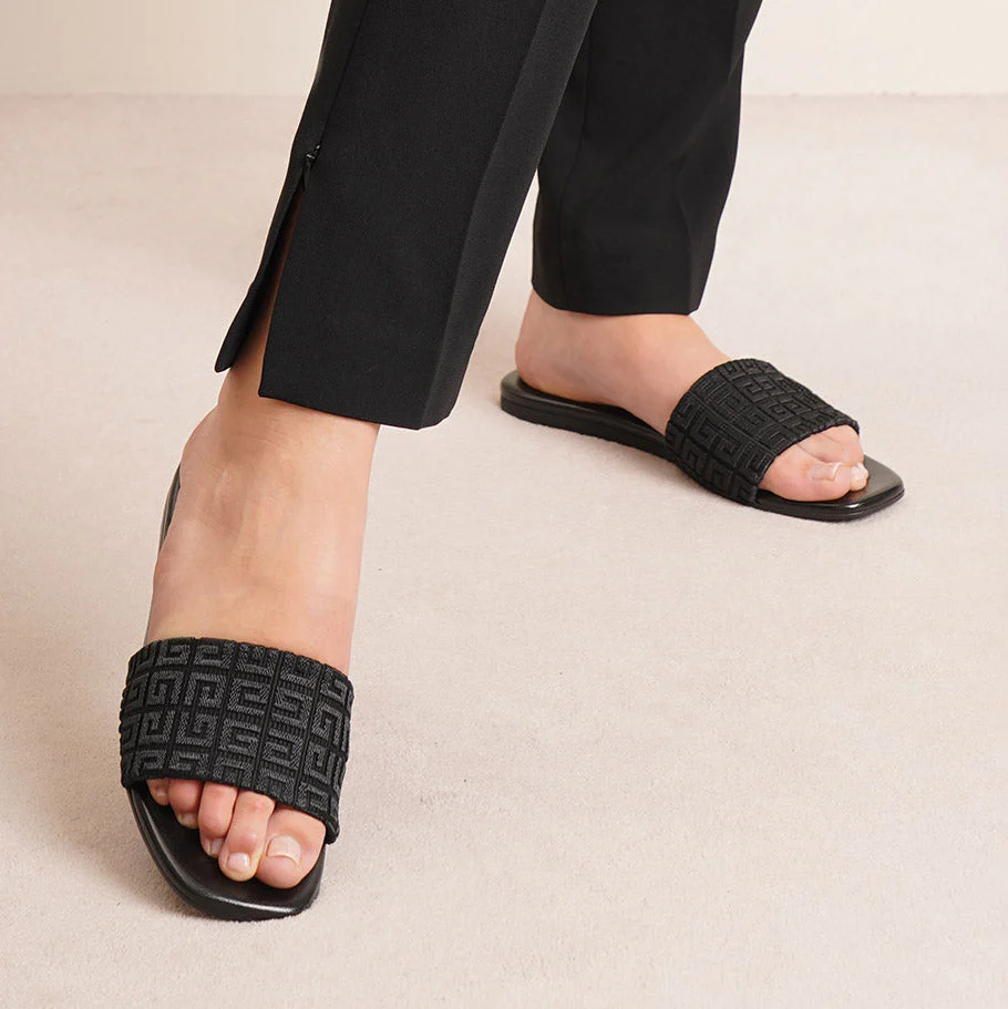 4G black monogram flat sandals - Image 6