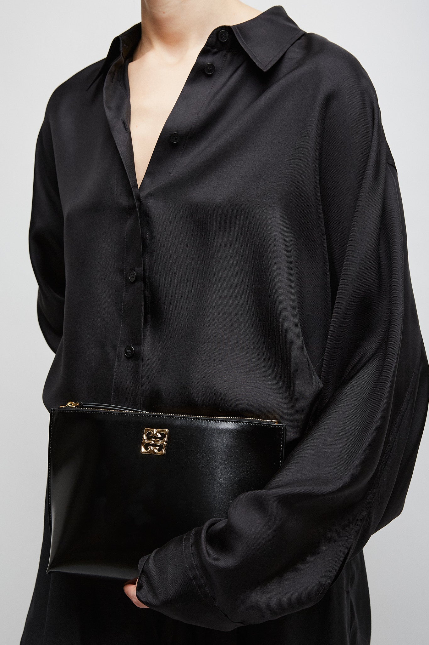 4G liquid black pouch - Image 5