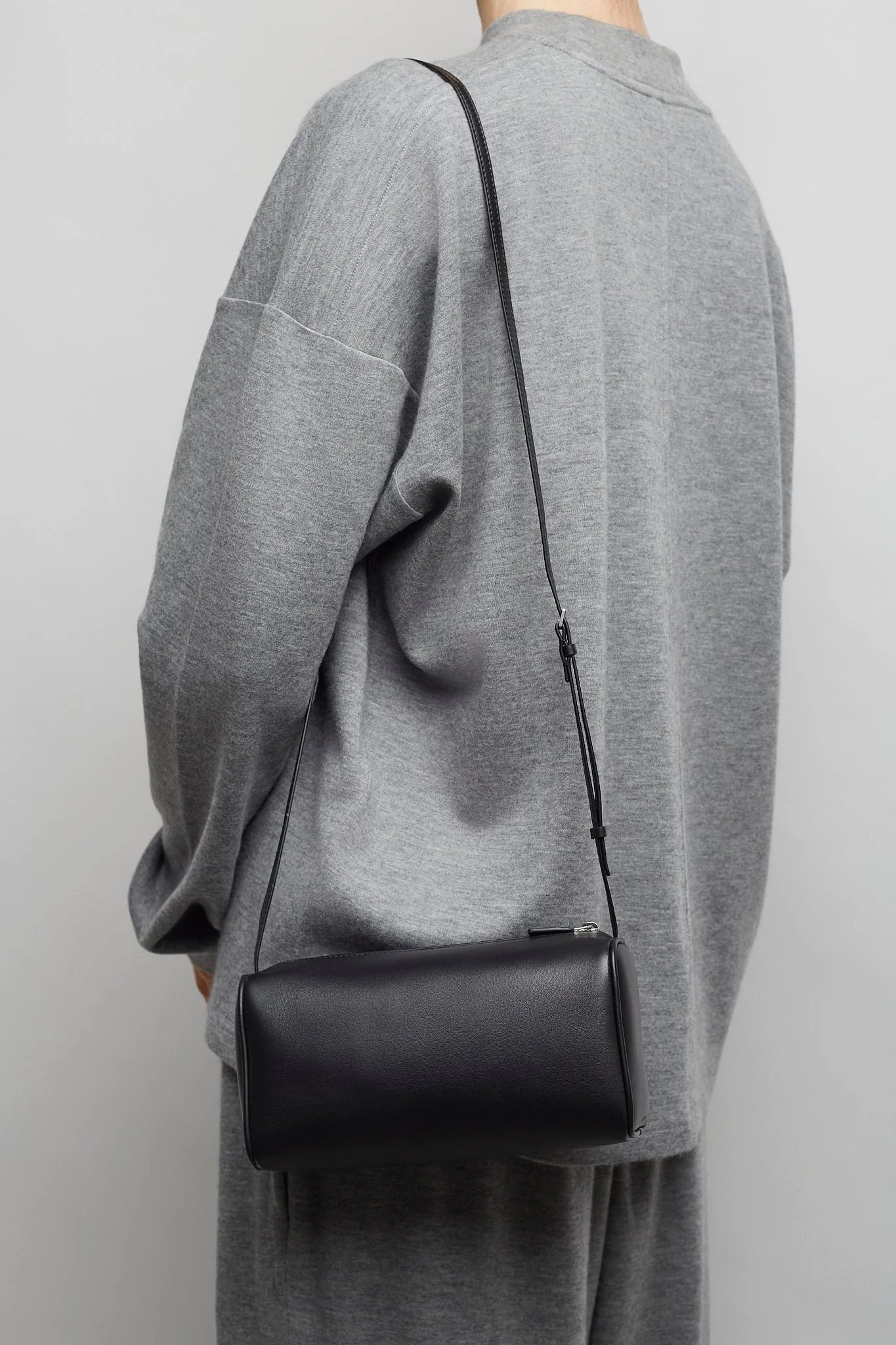 90'S black leather crossbody bag - Image 2