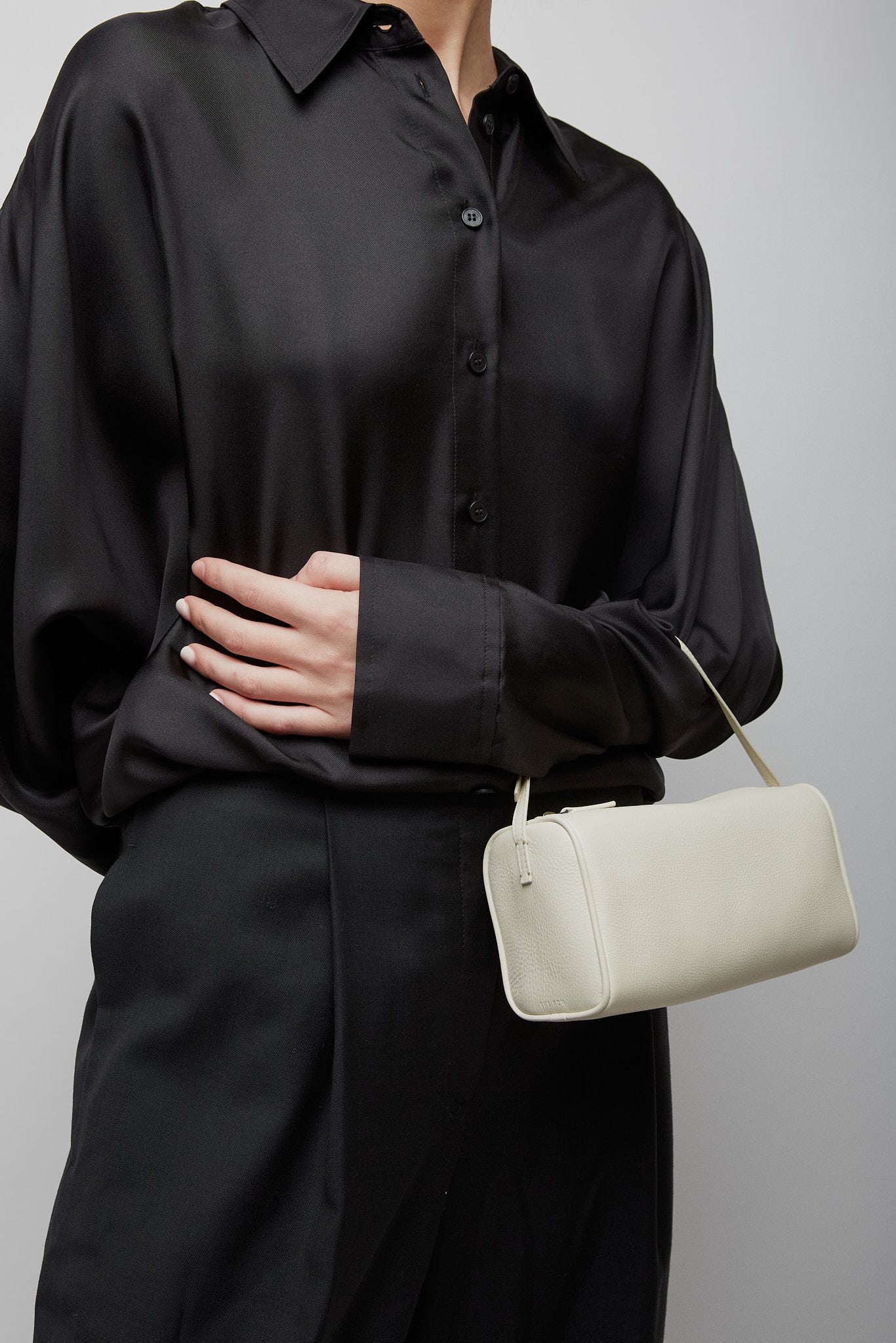 90's ivory small grain leather bag - Image 5