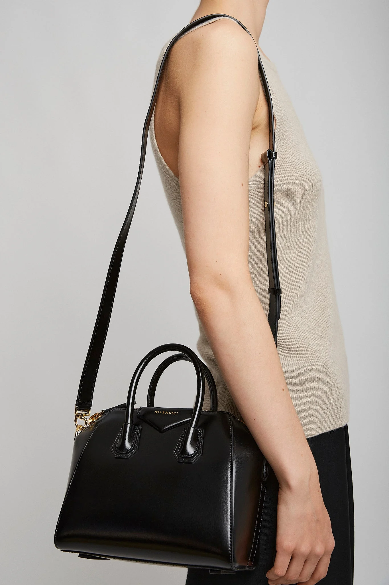 Antigona black mini bag - Image 7