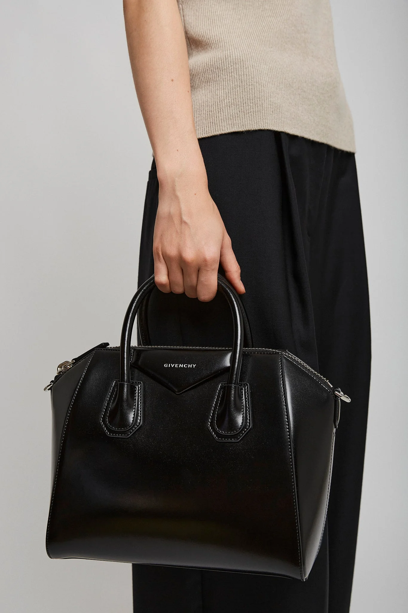 Antigona black small bag - Image 2