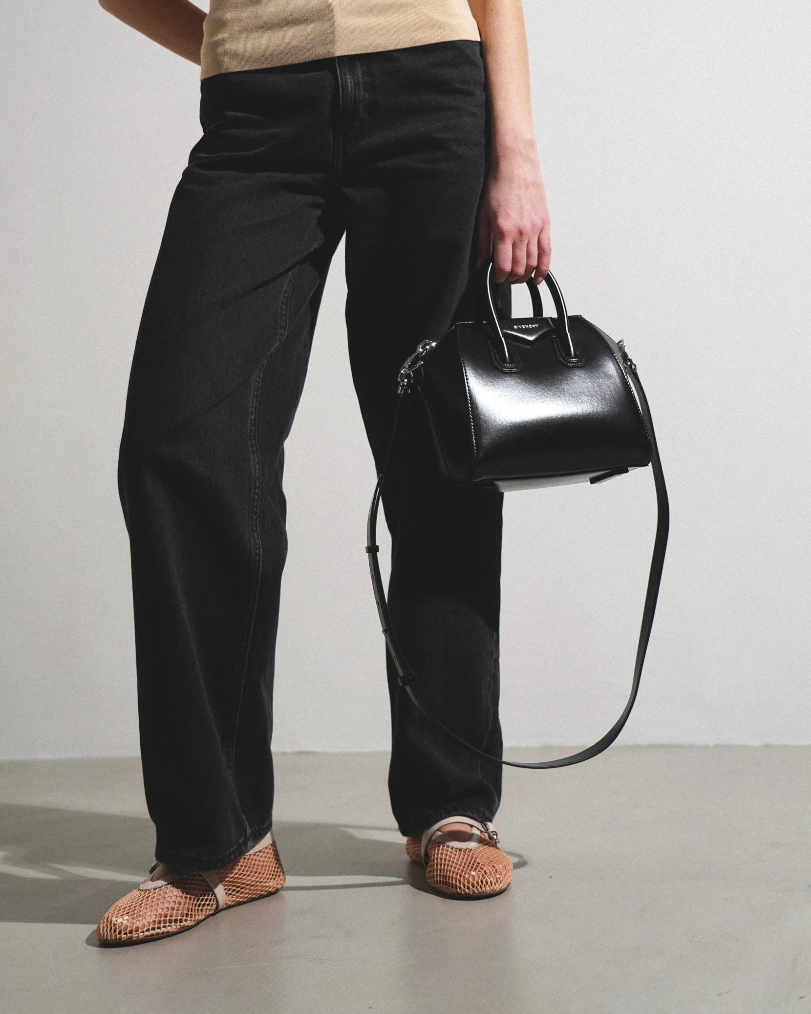 Antigona mini black bag - Image 2