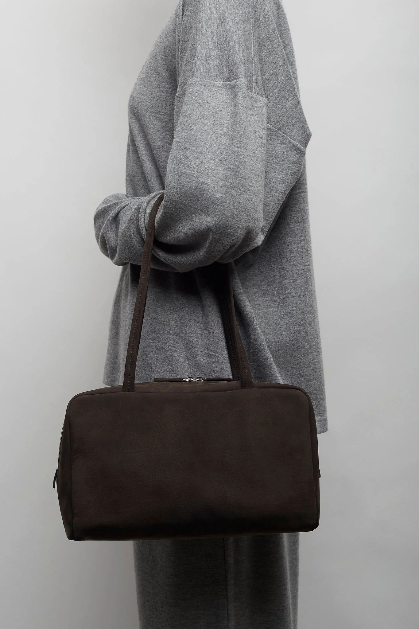 Astra Bowling dark brown shoulder bag - Image 5