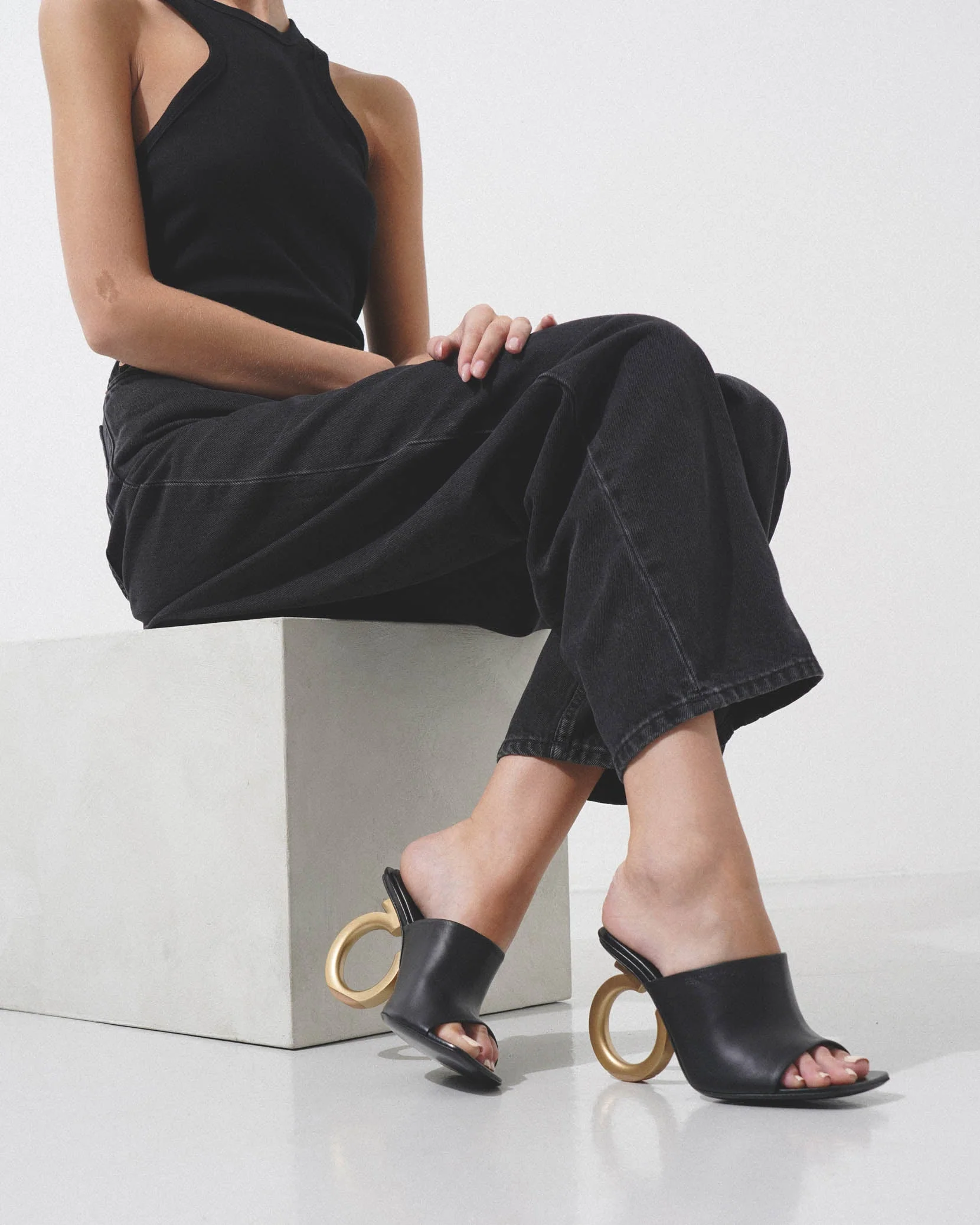 Astro 105 gancio black mules - Image 2