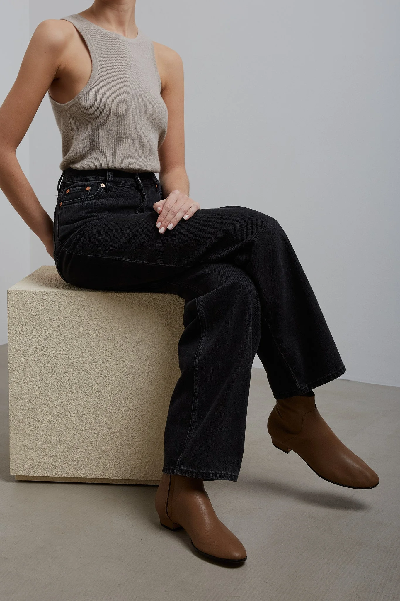Awar 25 beige ankle boots - Image 2