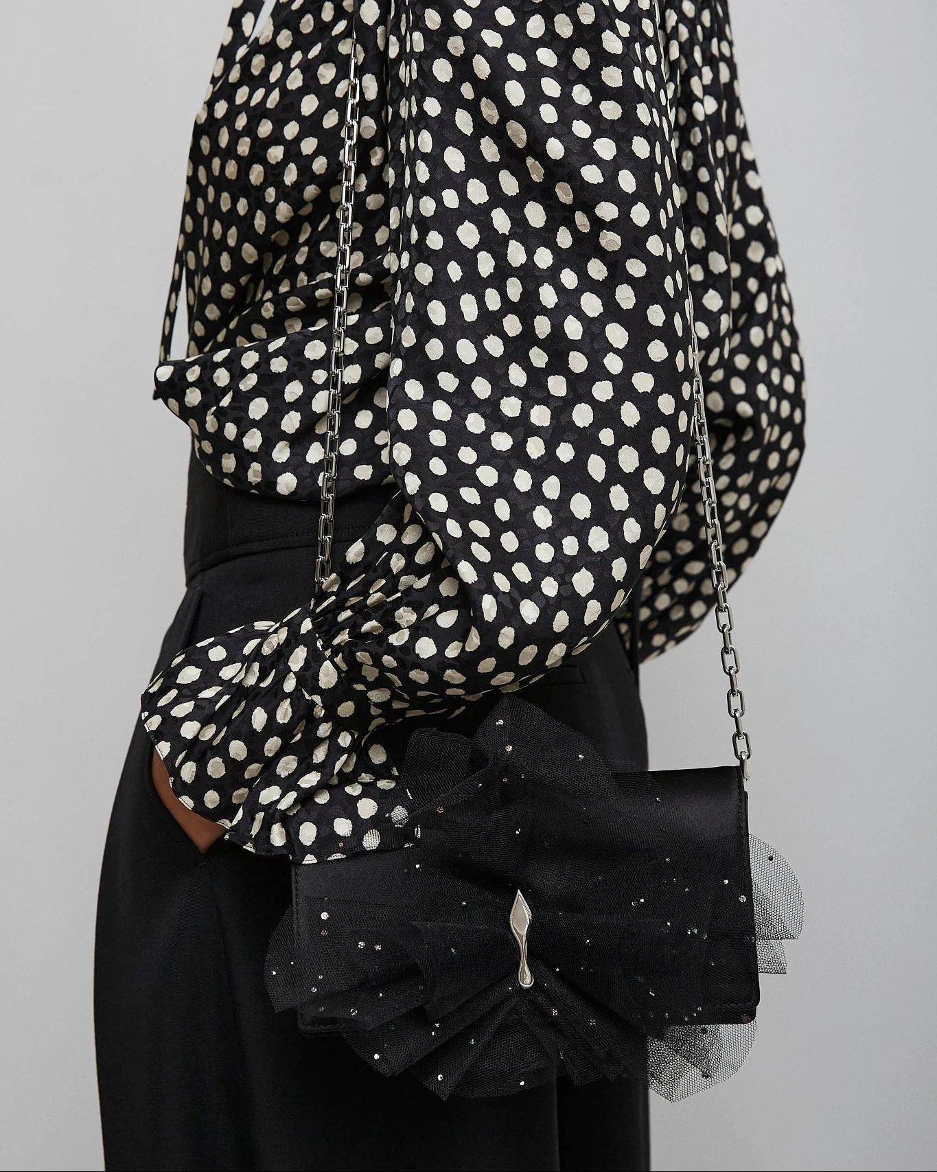 Bettina black bow clutch - Image 2