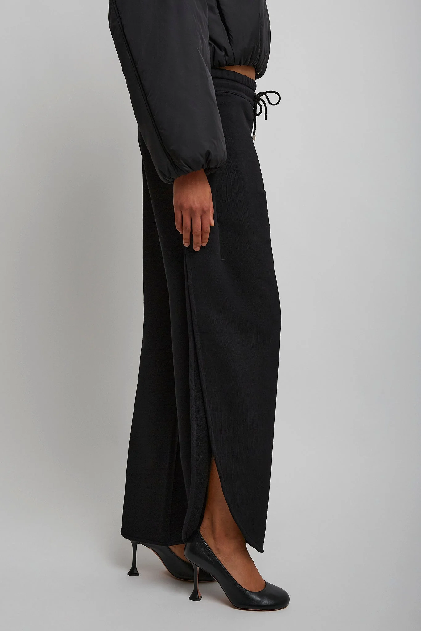 Black petal joggers - Image 3