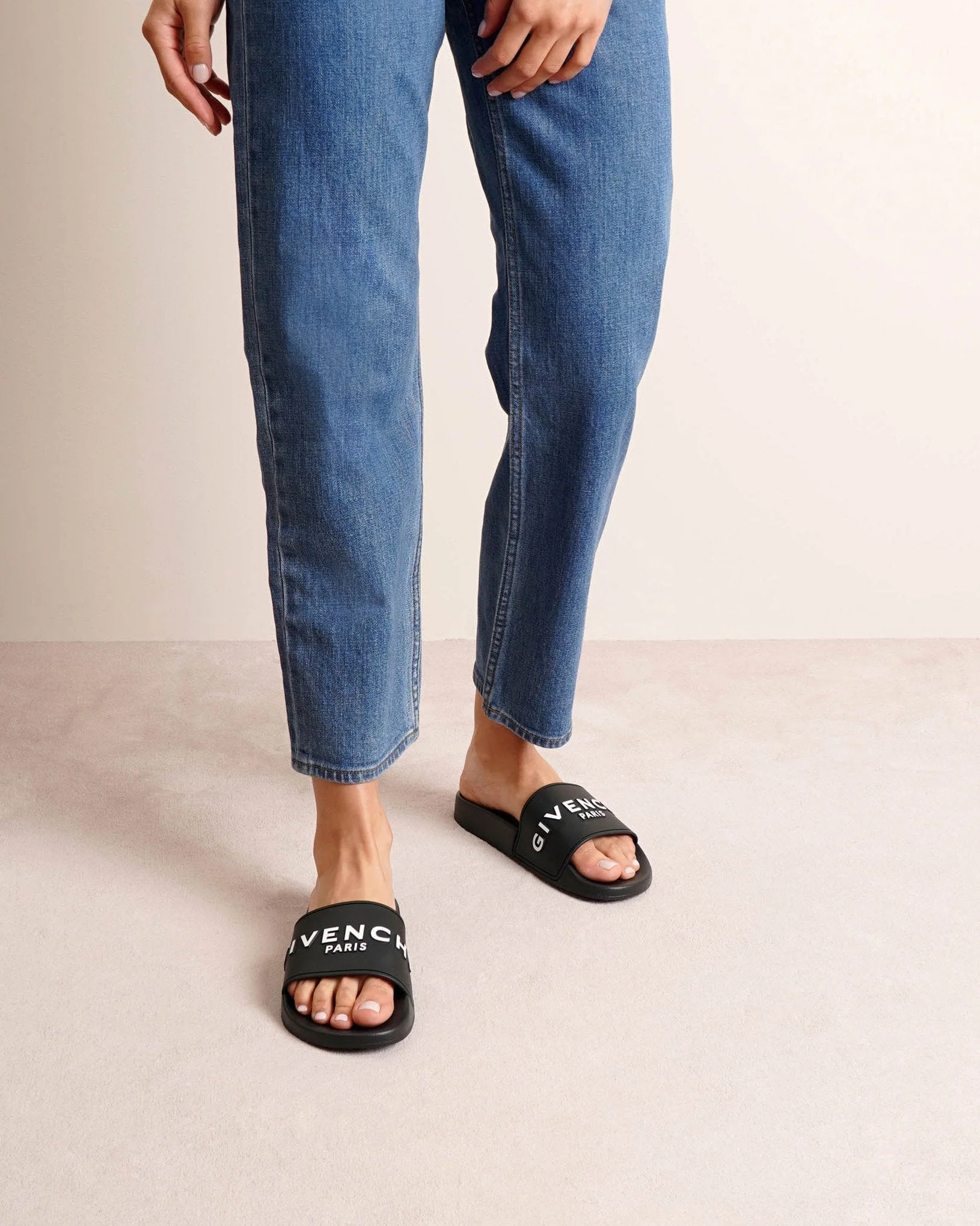 Black rubber slide sandals - Image 2