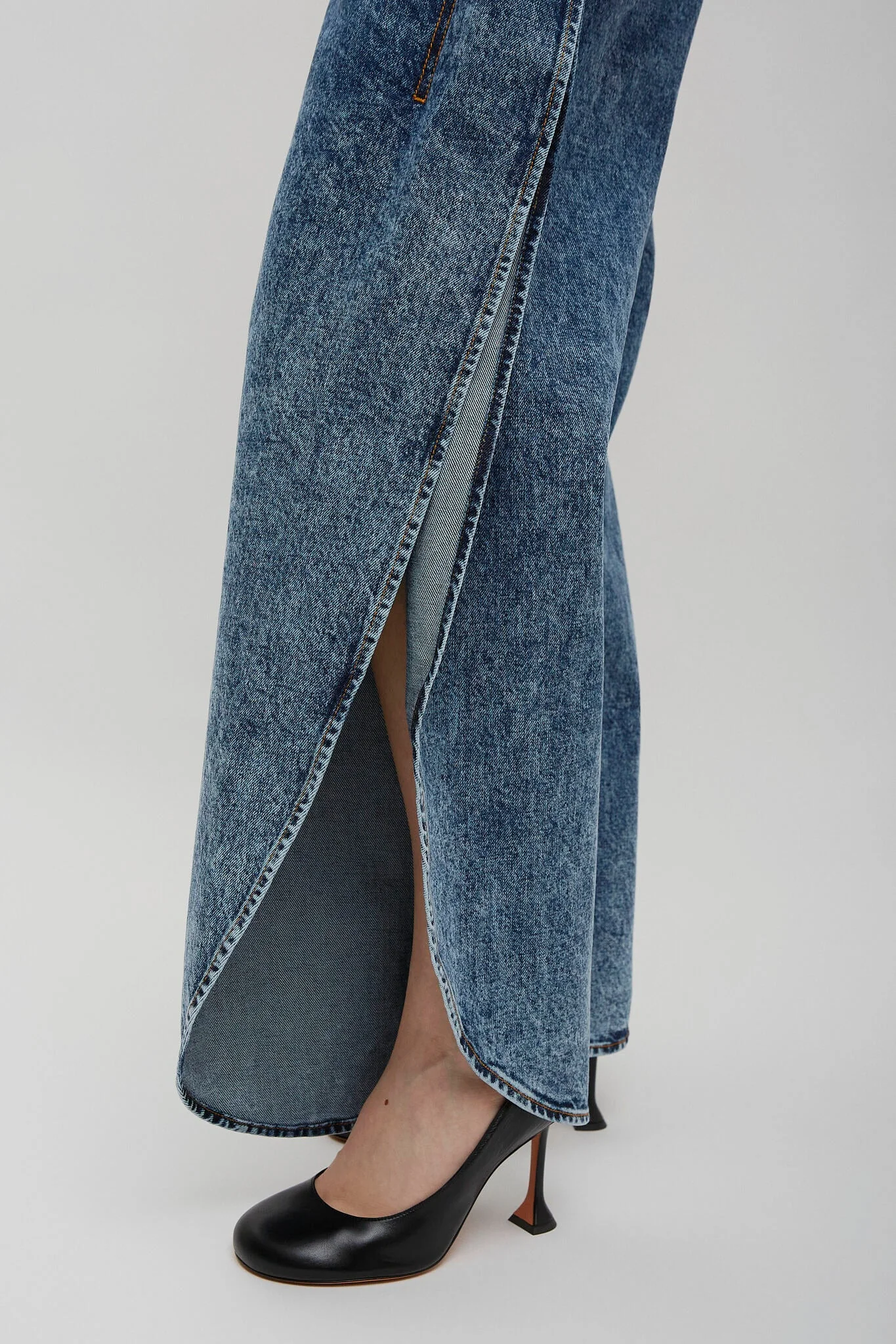 Blue petal denim pants - Image 4