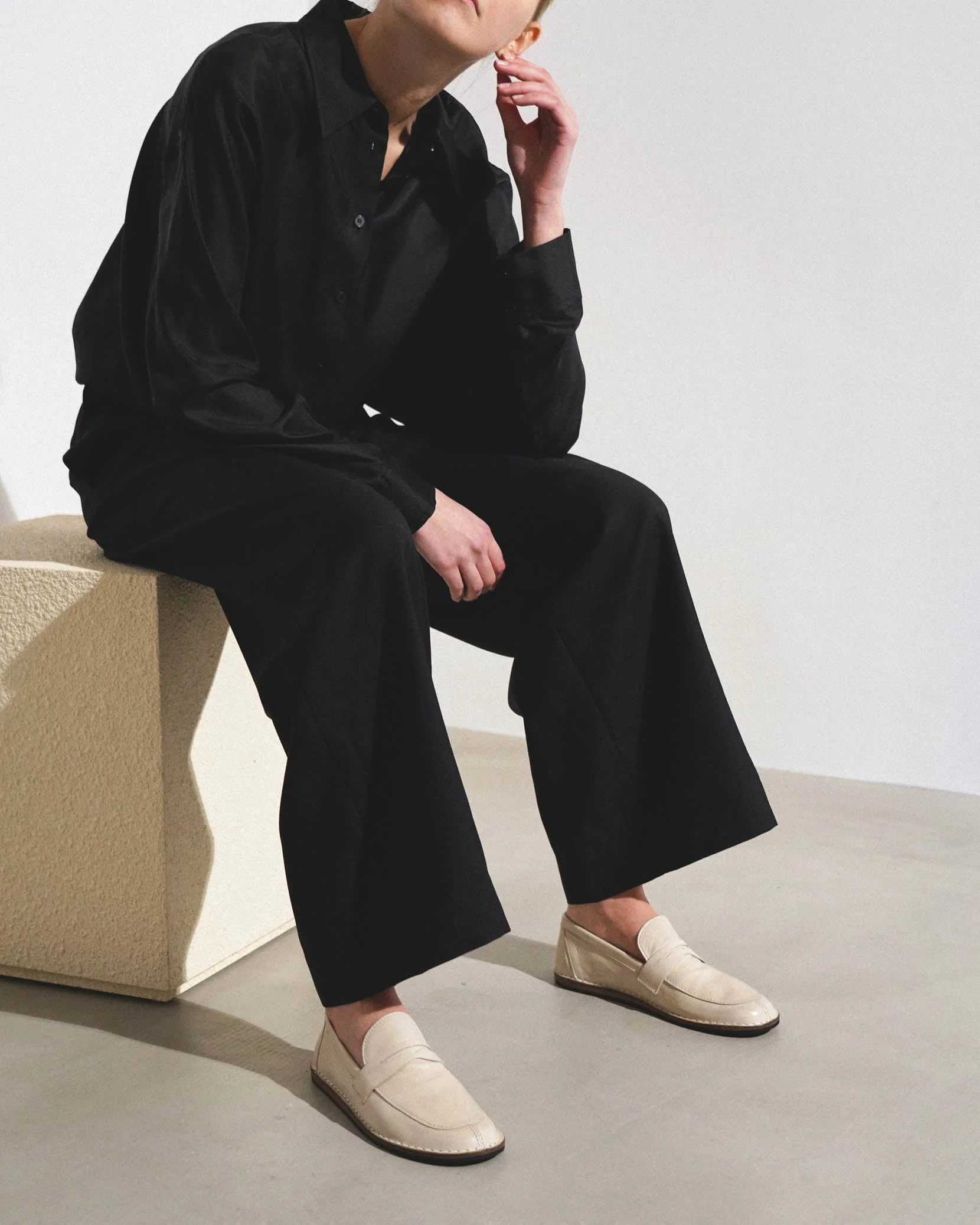 Cary taupe leather loafers - Image 2