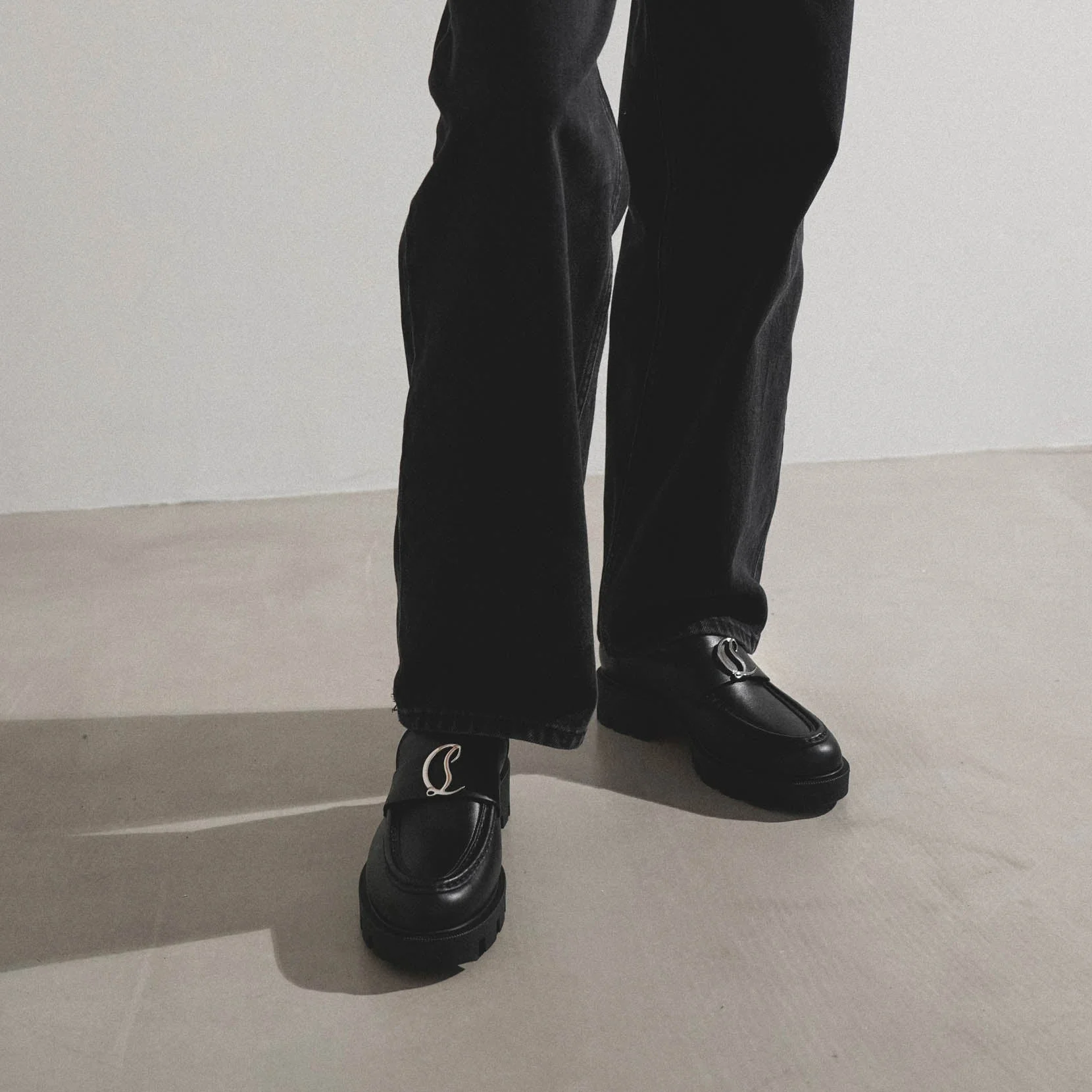 CL Moc lug black leather flats - Image 6