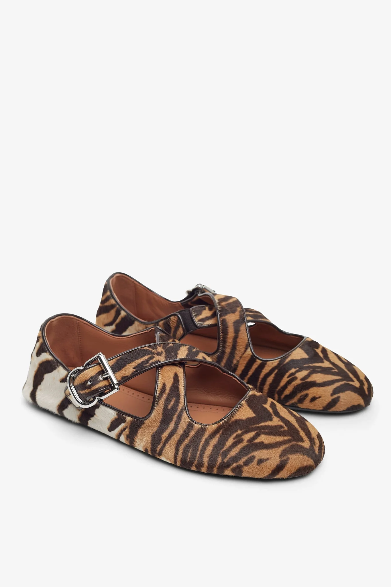 Criss cross brown and beige ballet flats - Image 4