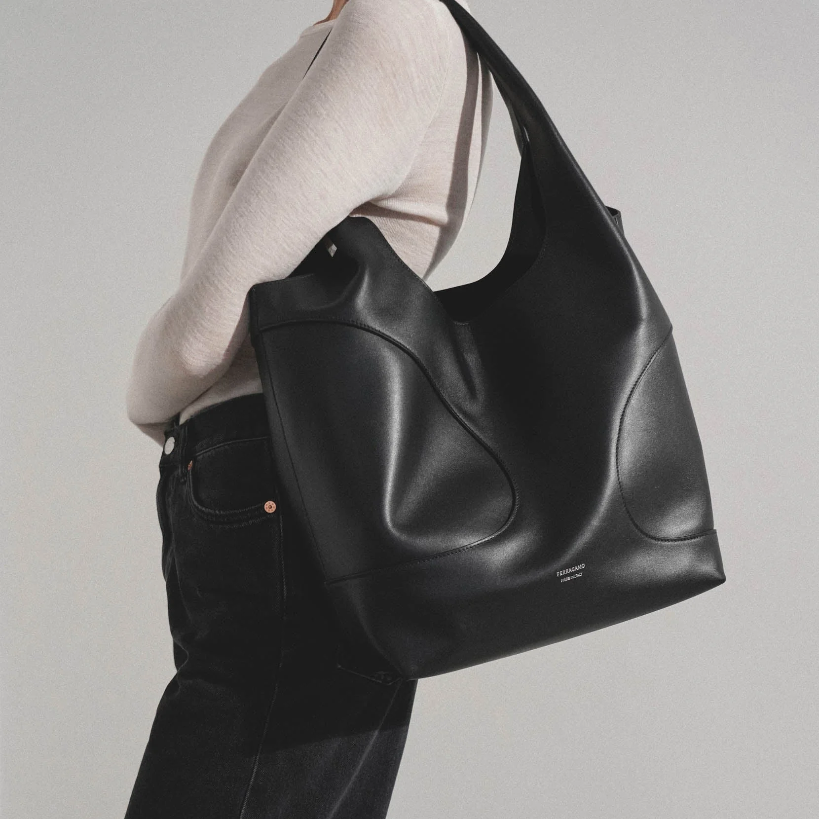 Cut out soft black tote bag - Image 7