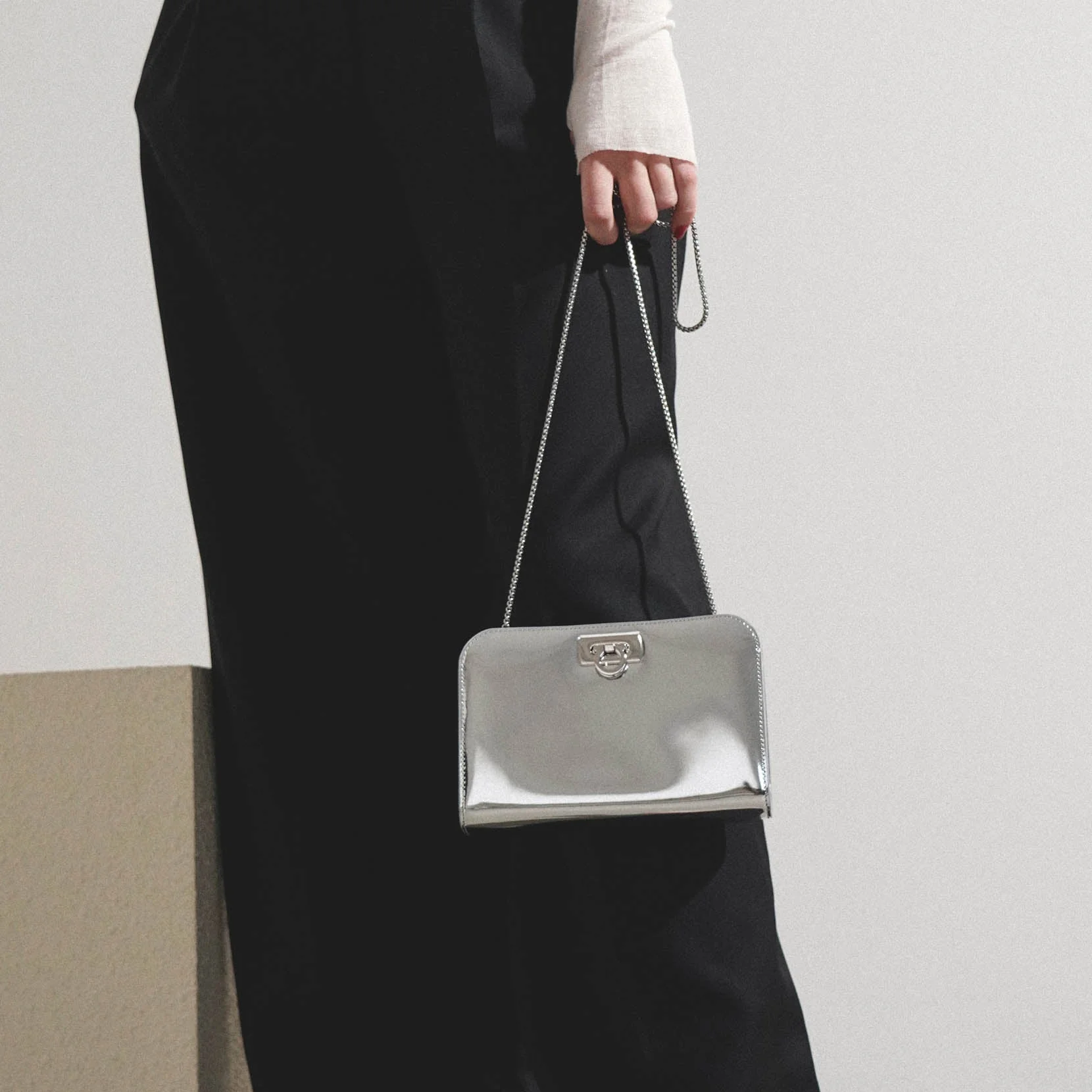 Diana silver mini clutch - Image 6