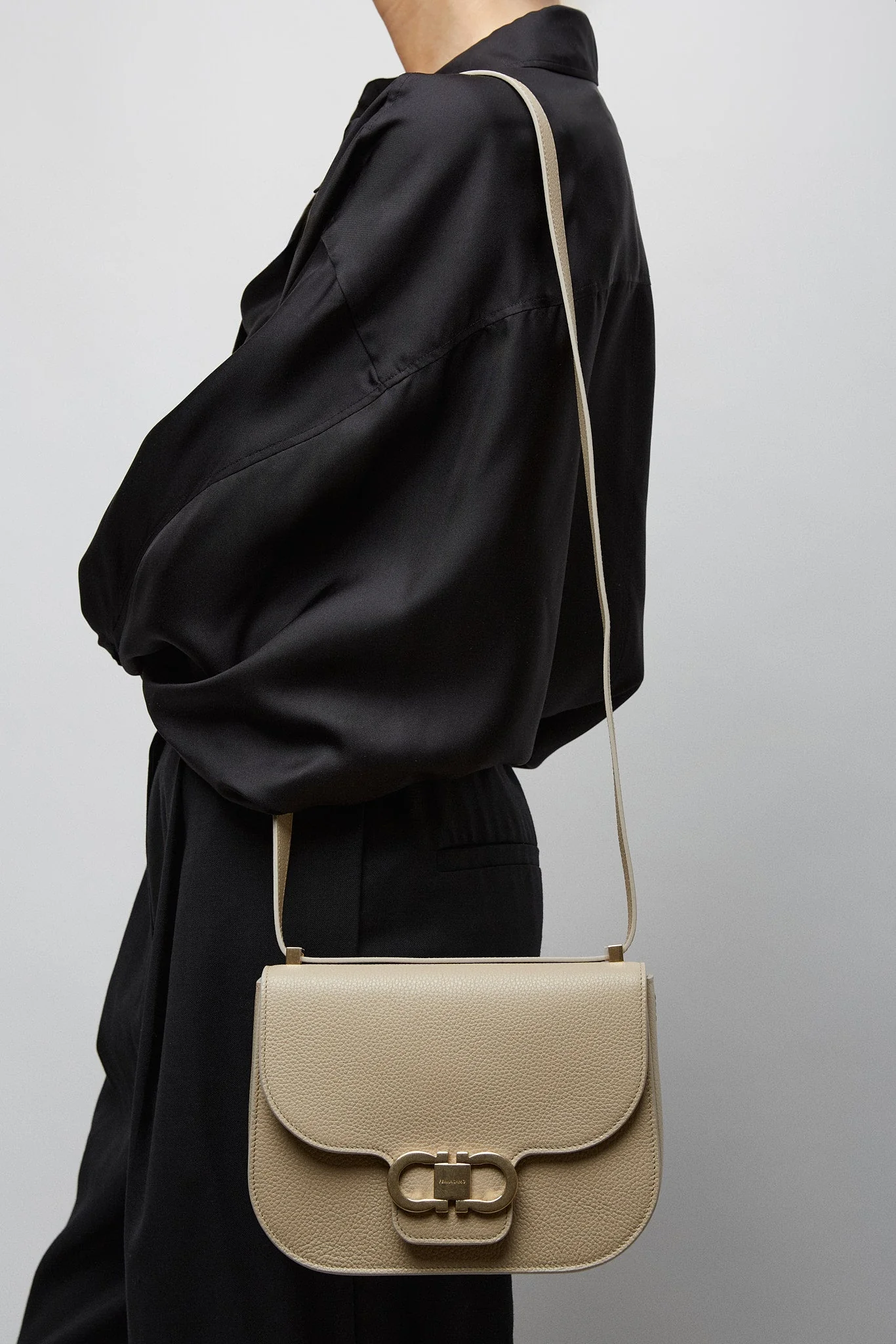 Double Gancini crossbody bag - Image 2