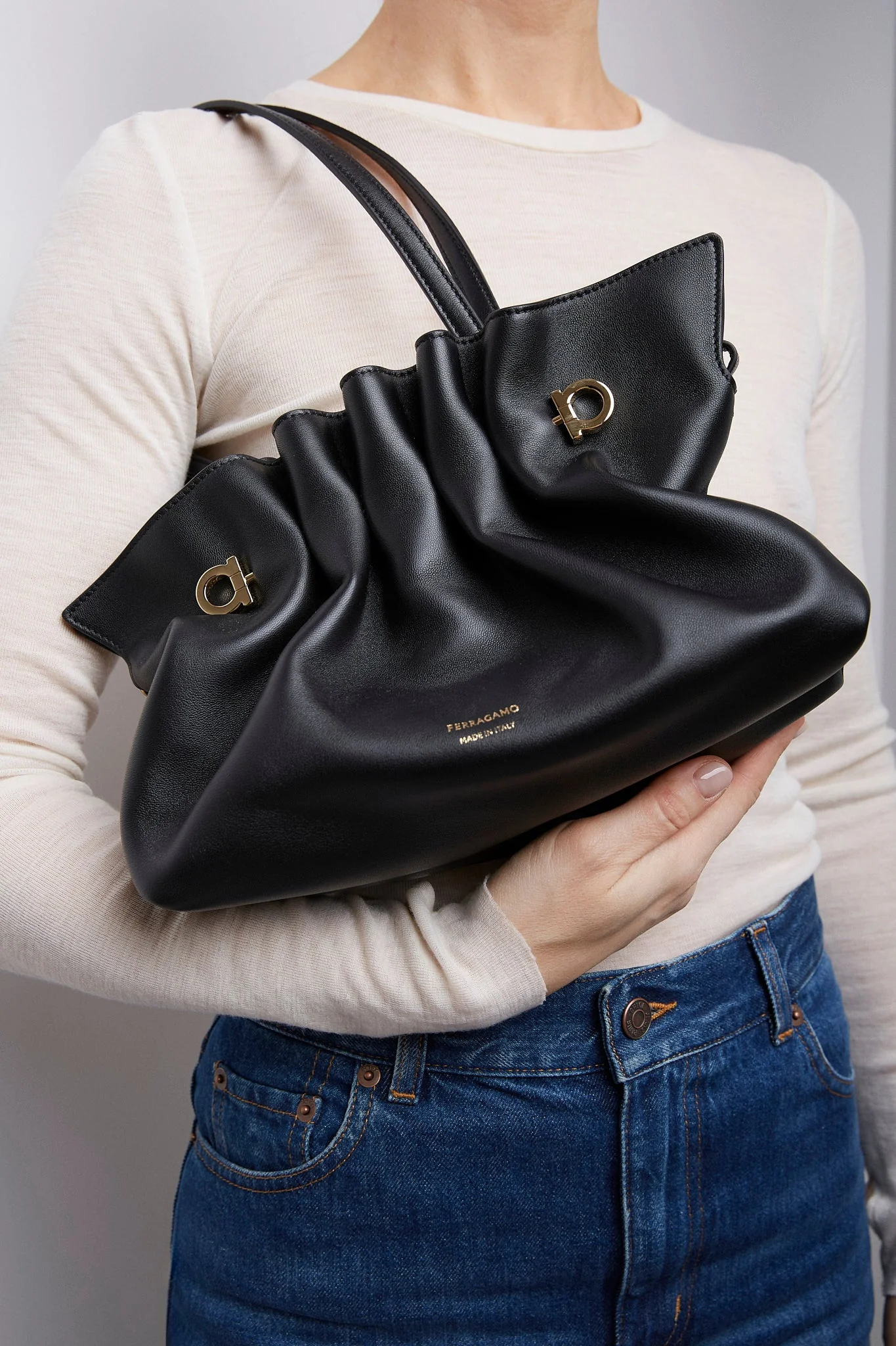 Ferragamo Soft-bag small black - Image 8