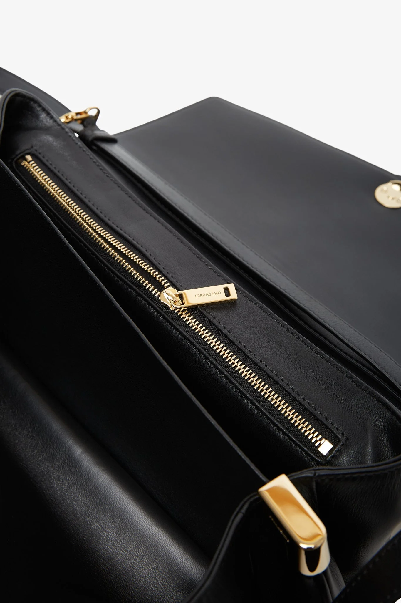 Front flap black crossbody bag - Image 4