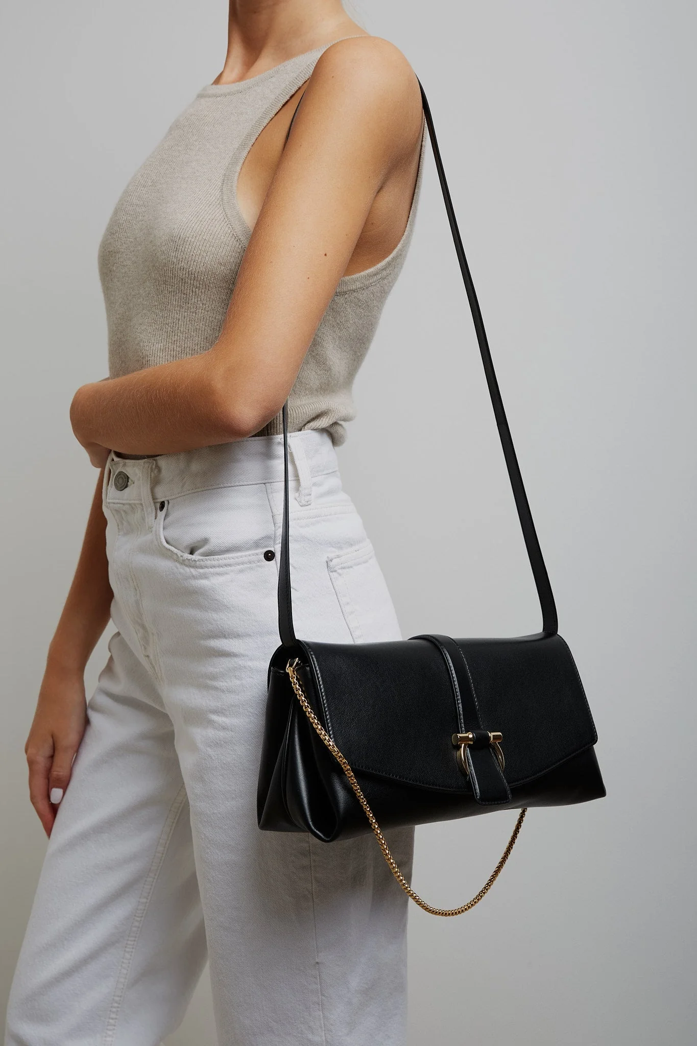 Front flap black crossbody bag - Image 6