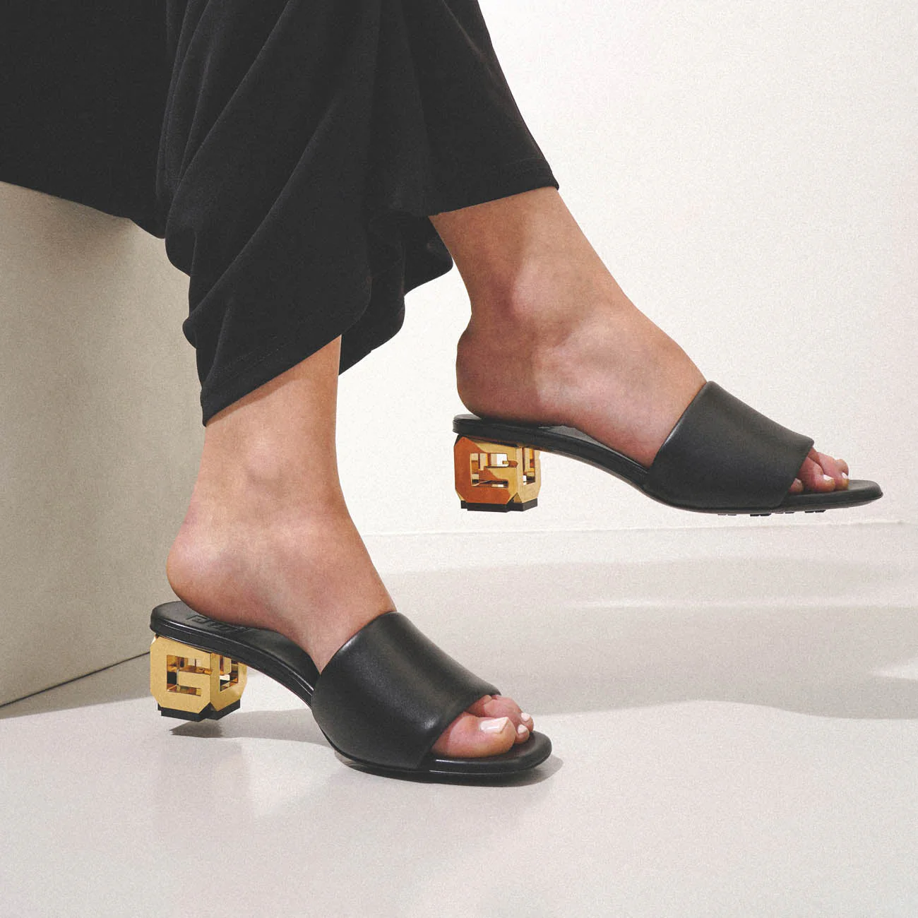 G Cube 45 black mule sandals - Image 6