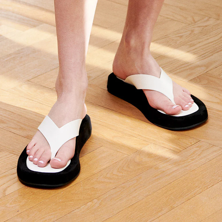 Ginza two-tone leather and suede platform flip flops - Image 6