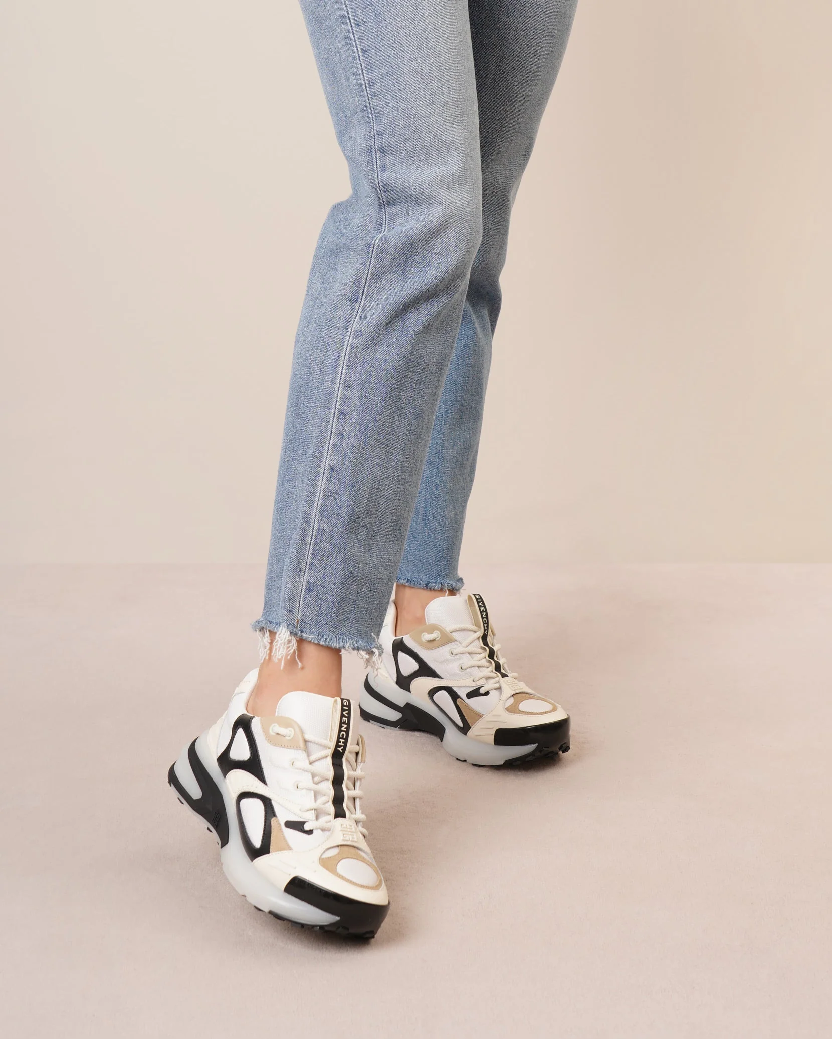 Giv 1 ivory and black runner sneakers - Image 2