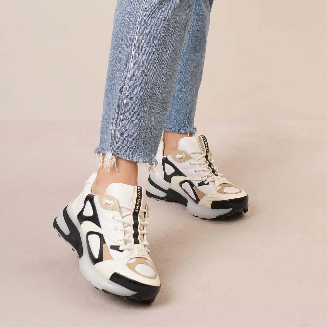 Giv 1 ivory and black runner sneakers - Image 6