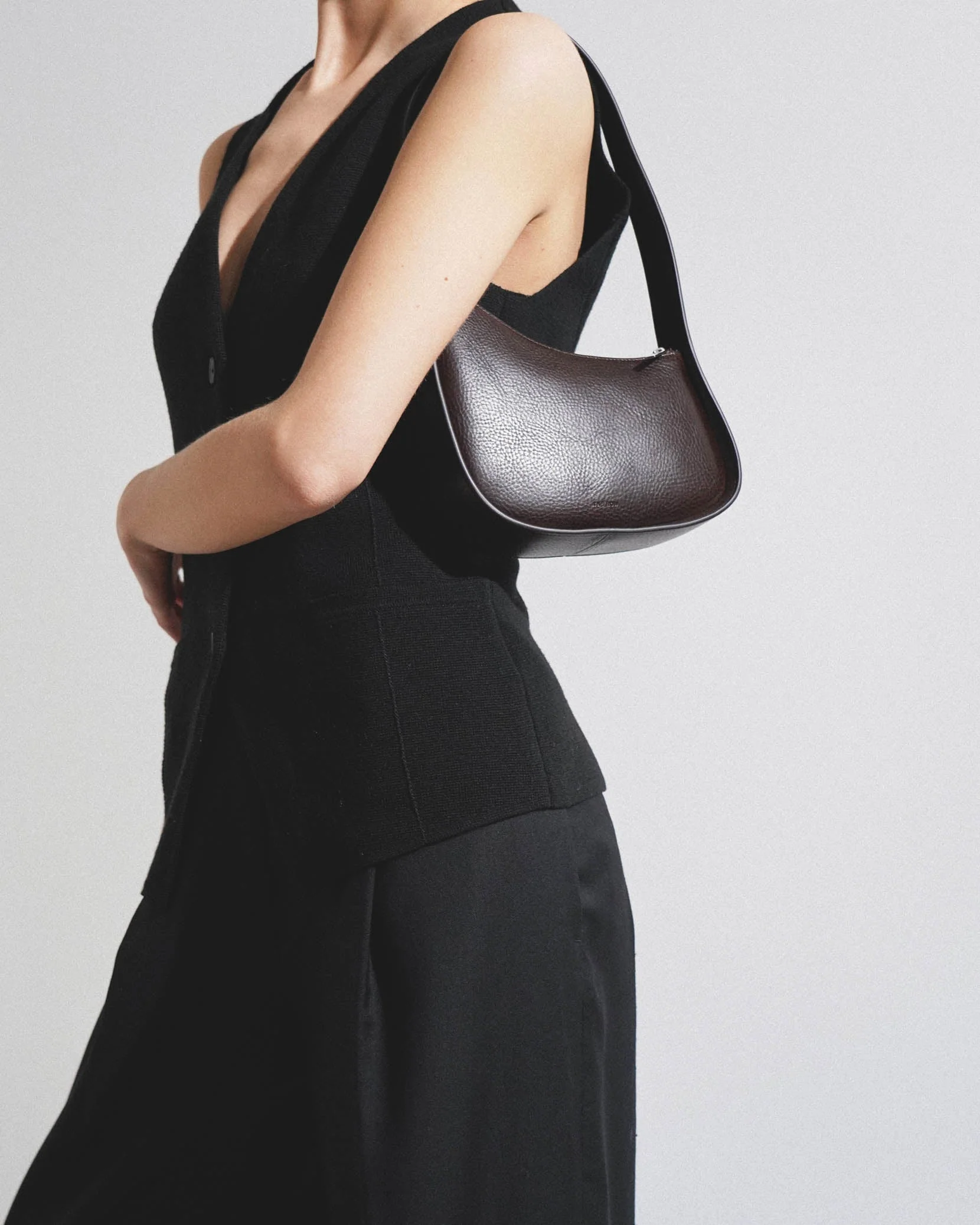 Half moon brown leather bag - Image 2