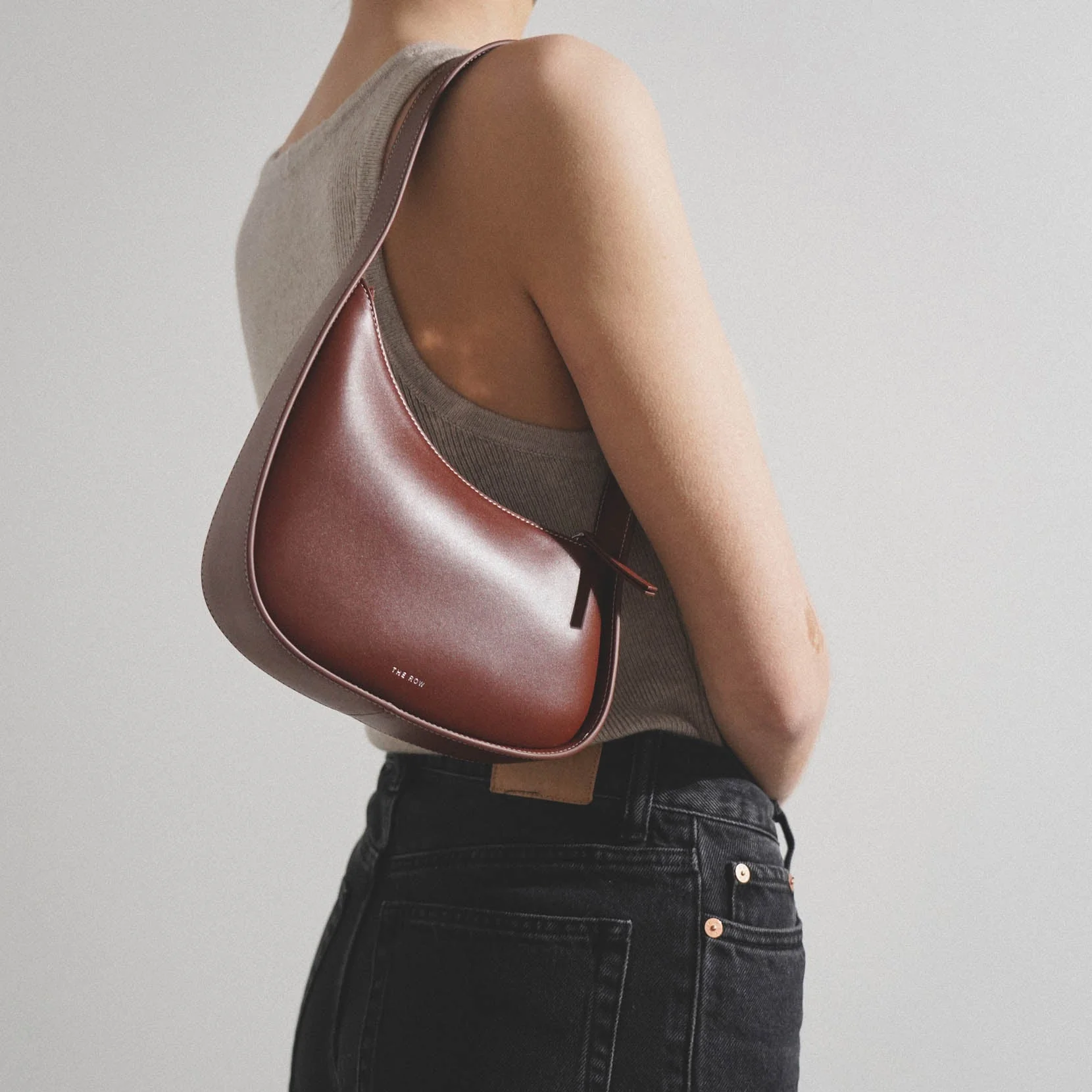 Half Moon red leather shoulder bag - Image 6