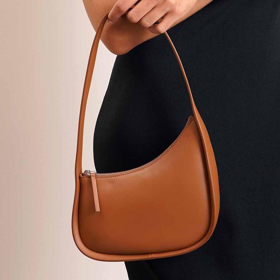 Half Moon small tan leather shoulder bag - Image 6