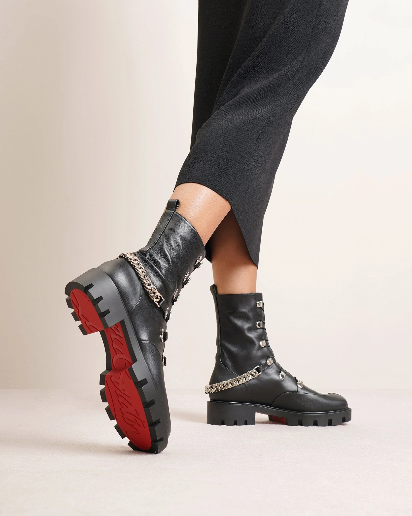 Horse flat leather ankle boots - Image 2