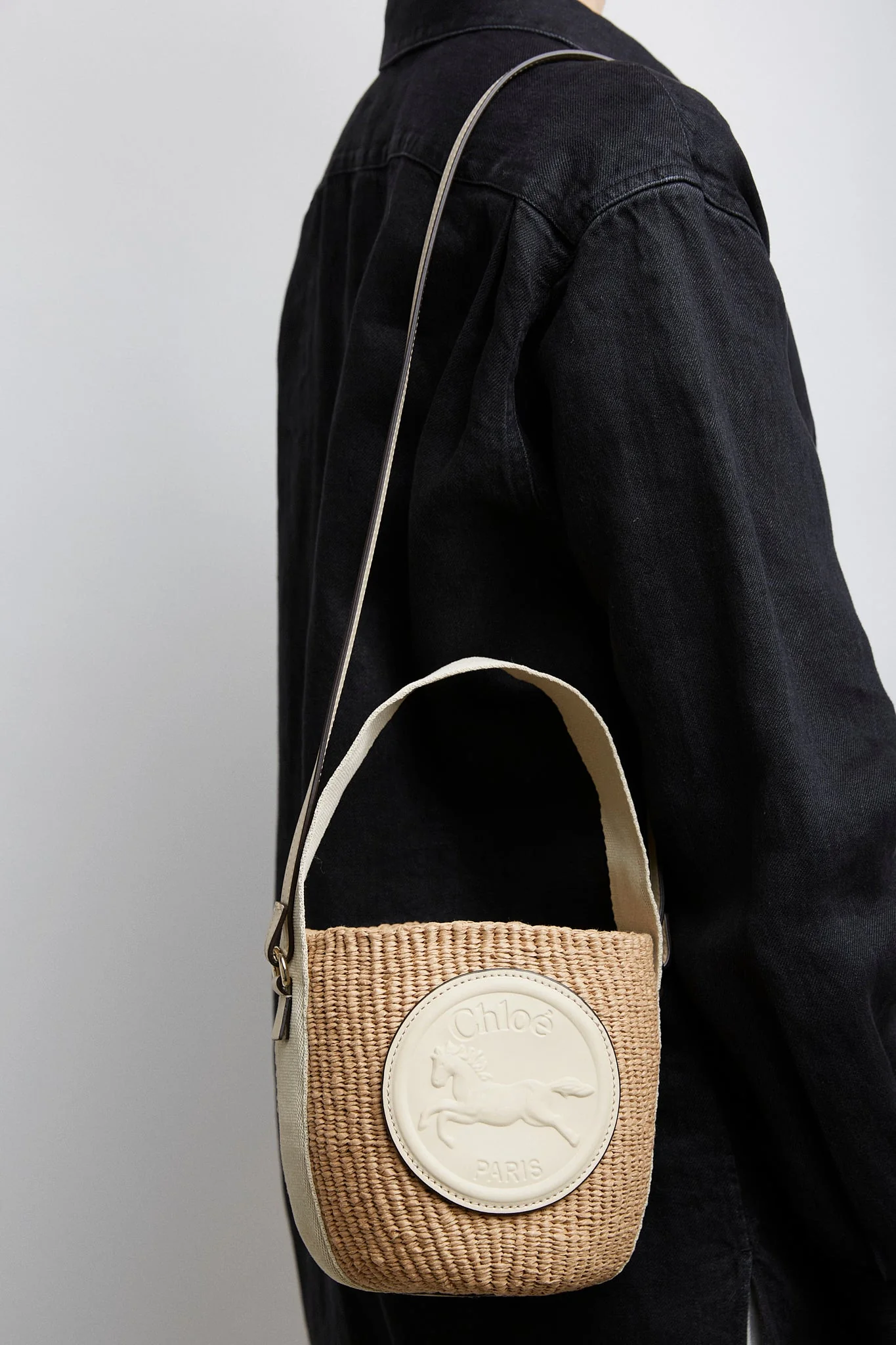 Horse medal ivory raffia bucket bag - Image 7
