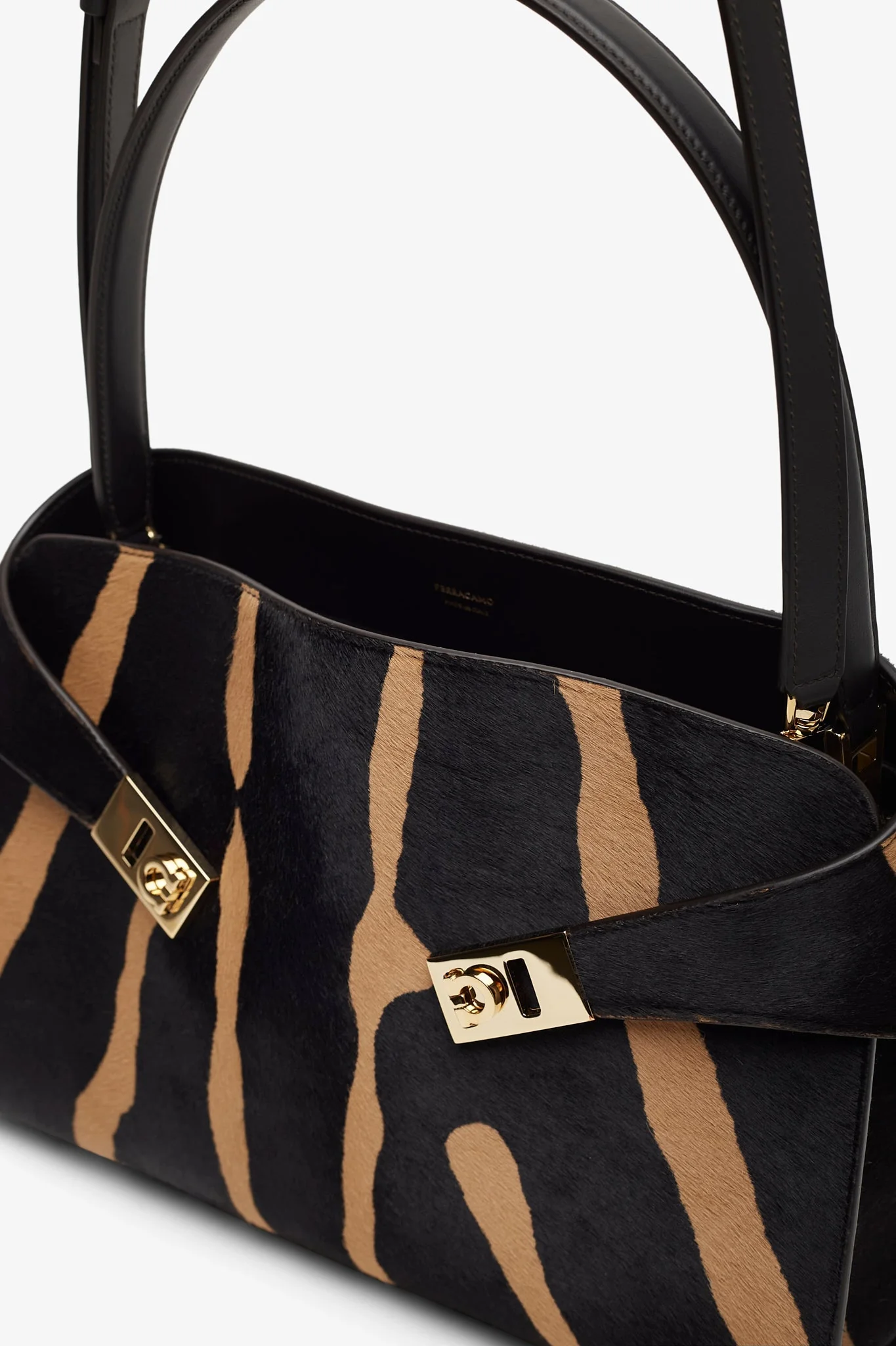 Hug small black and brown shoulder bag - Image 5