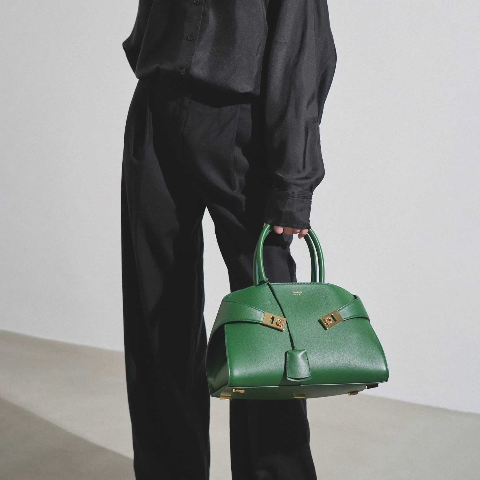 Hug small green bag - Image 7