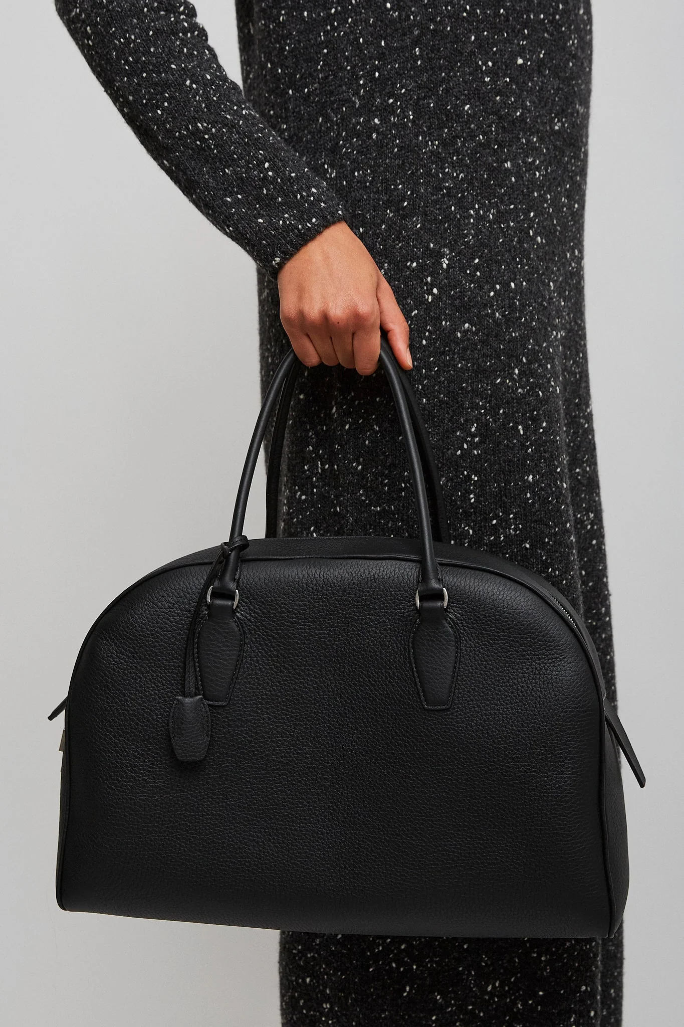India 15.75 black top handle bag - Image 2