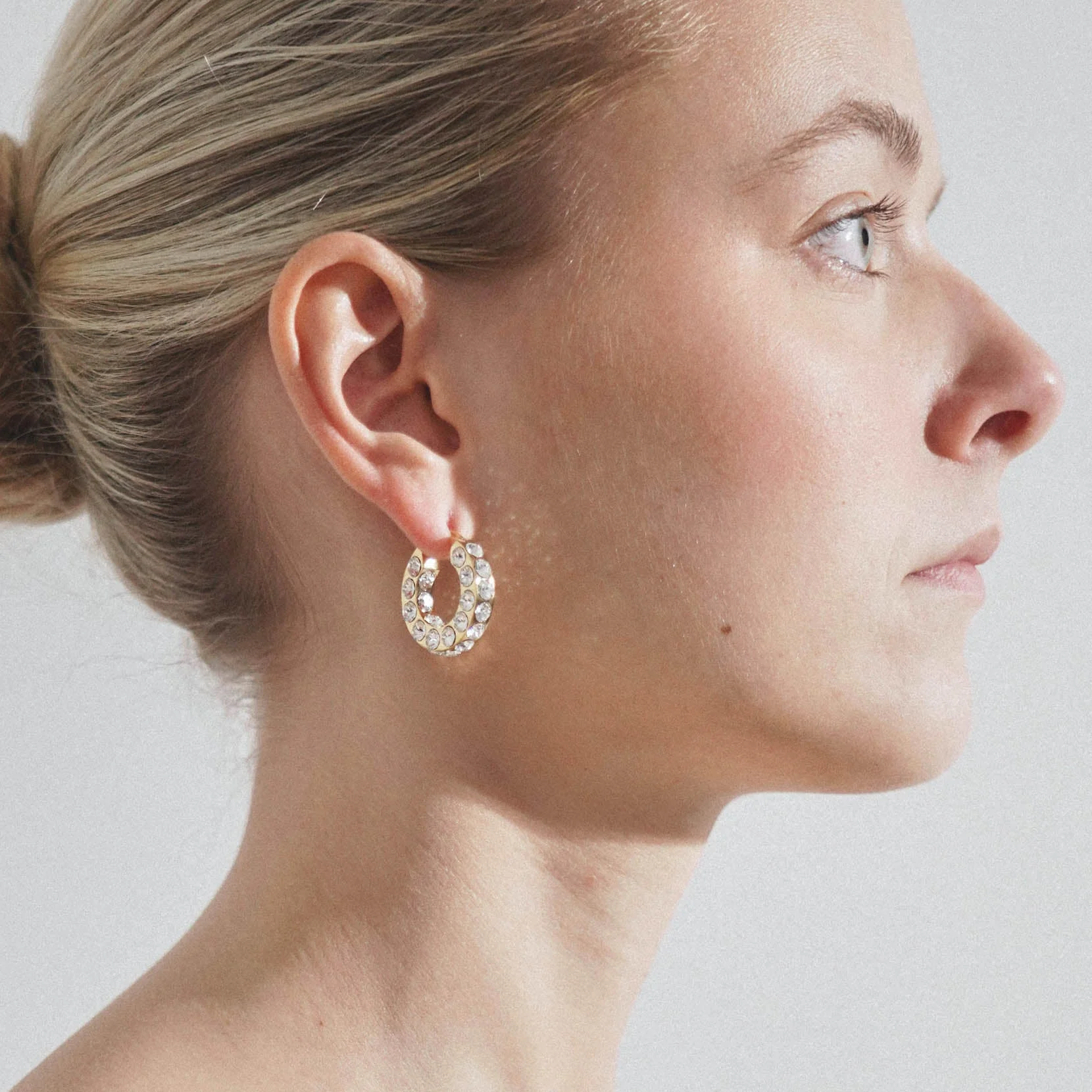 Jah hoop small white and gold crystal earrings - Image 5
