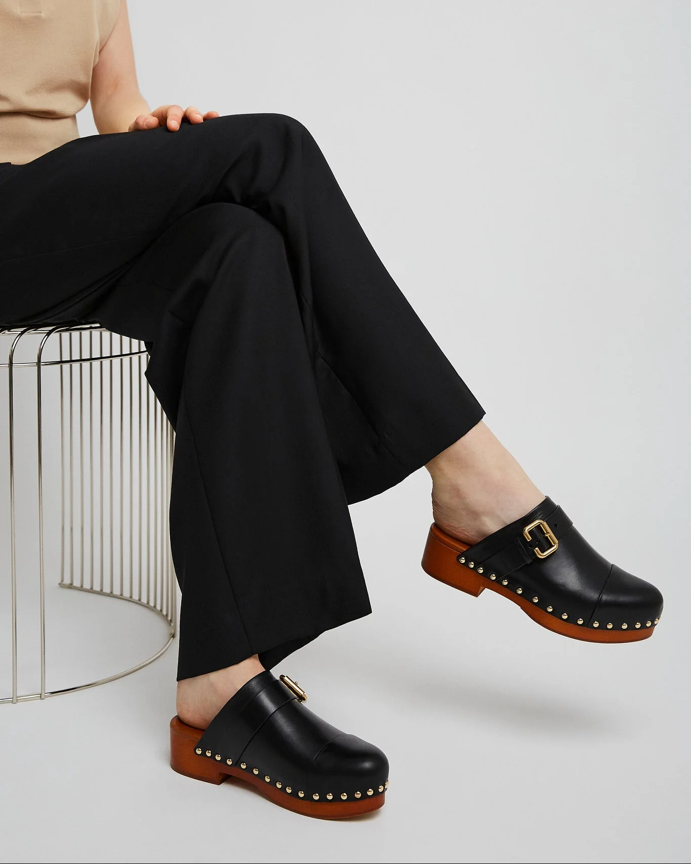 Jeannette black leather clogs - Image 2