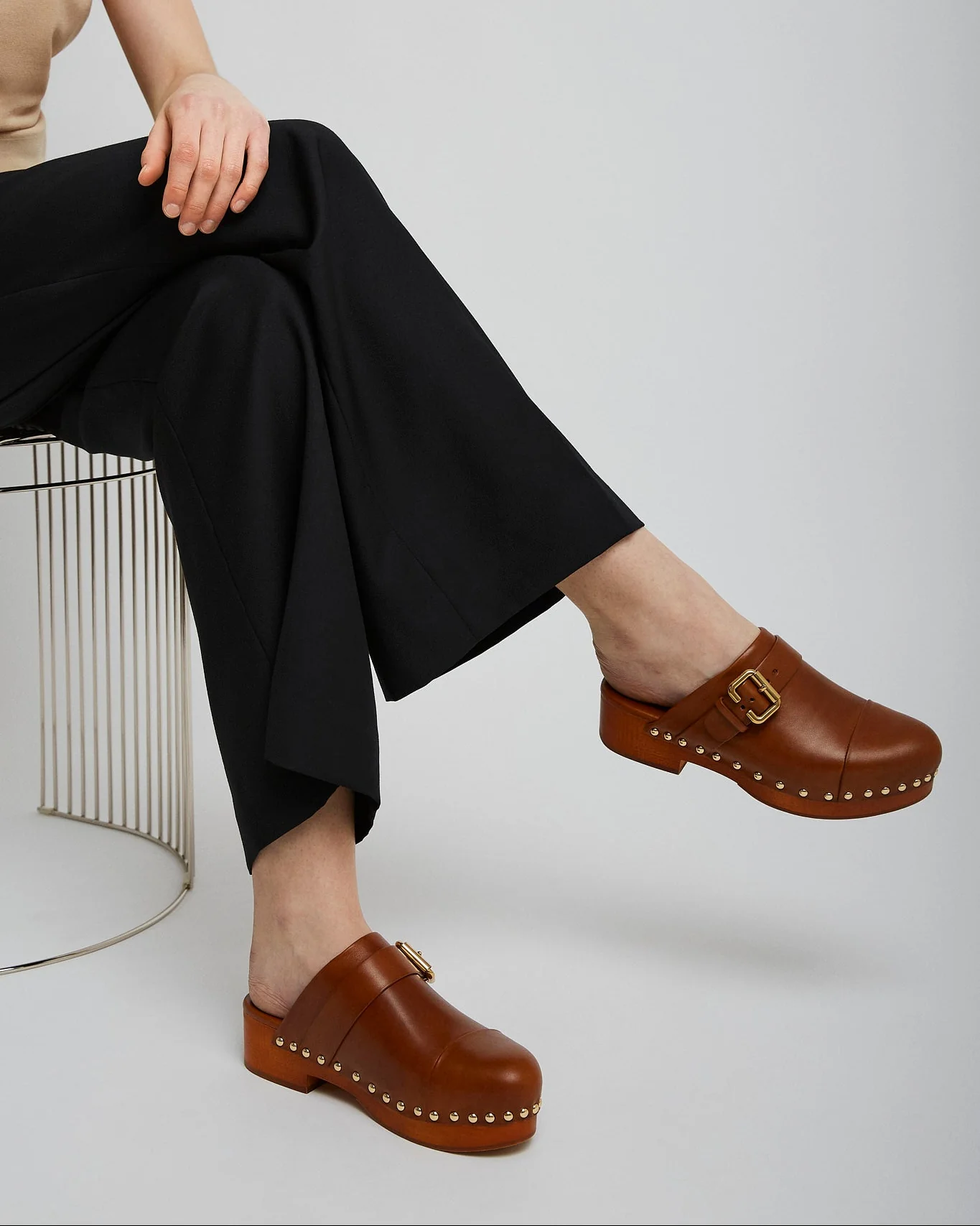Jeannette brown leather clogs - Image 2