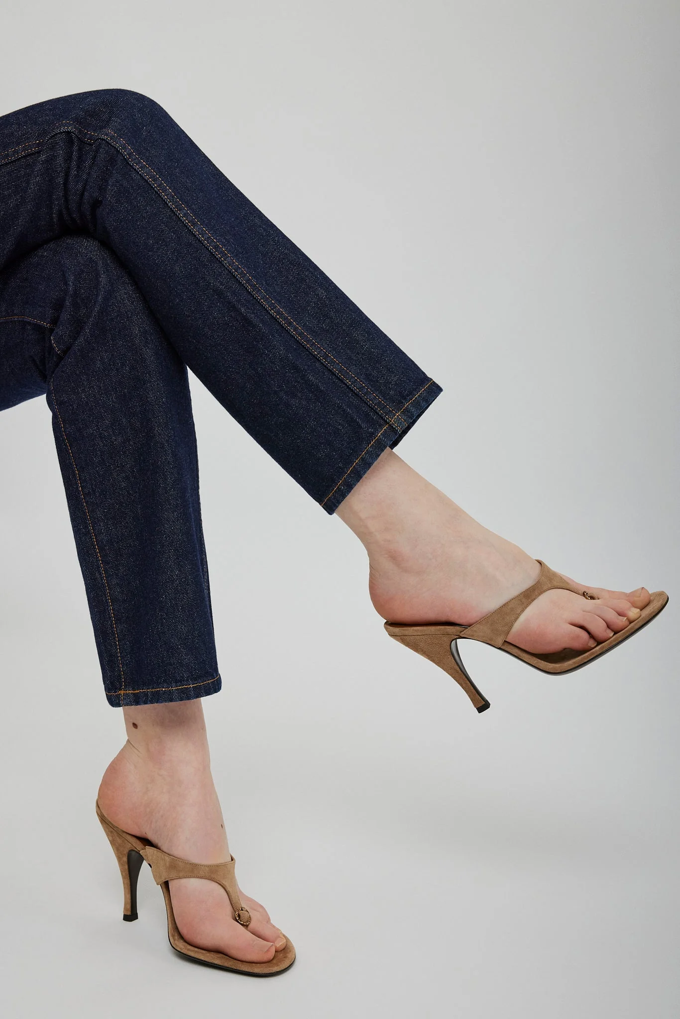 Kiss and Tell 100 brown suede mule sandals - Image 2
