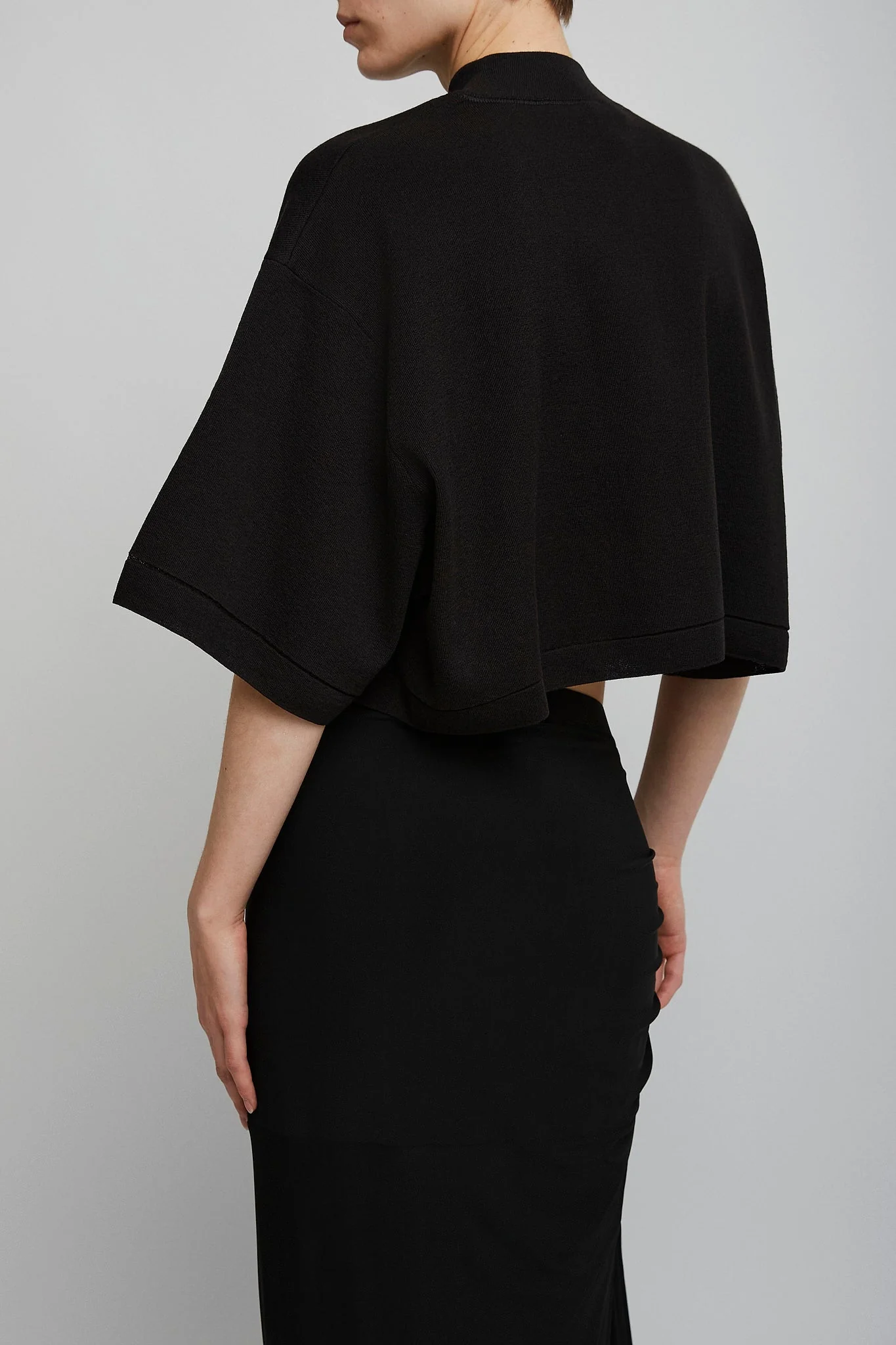Knitted cropped black top - Image 3