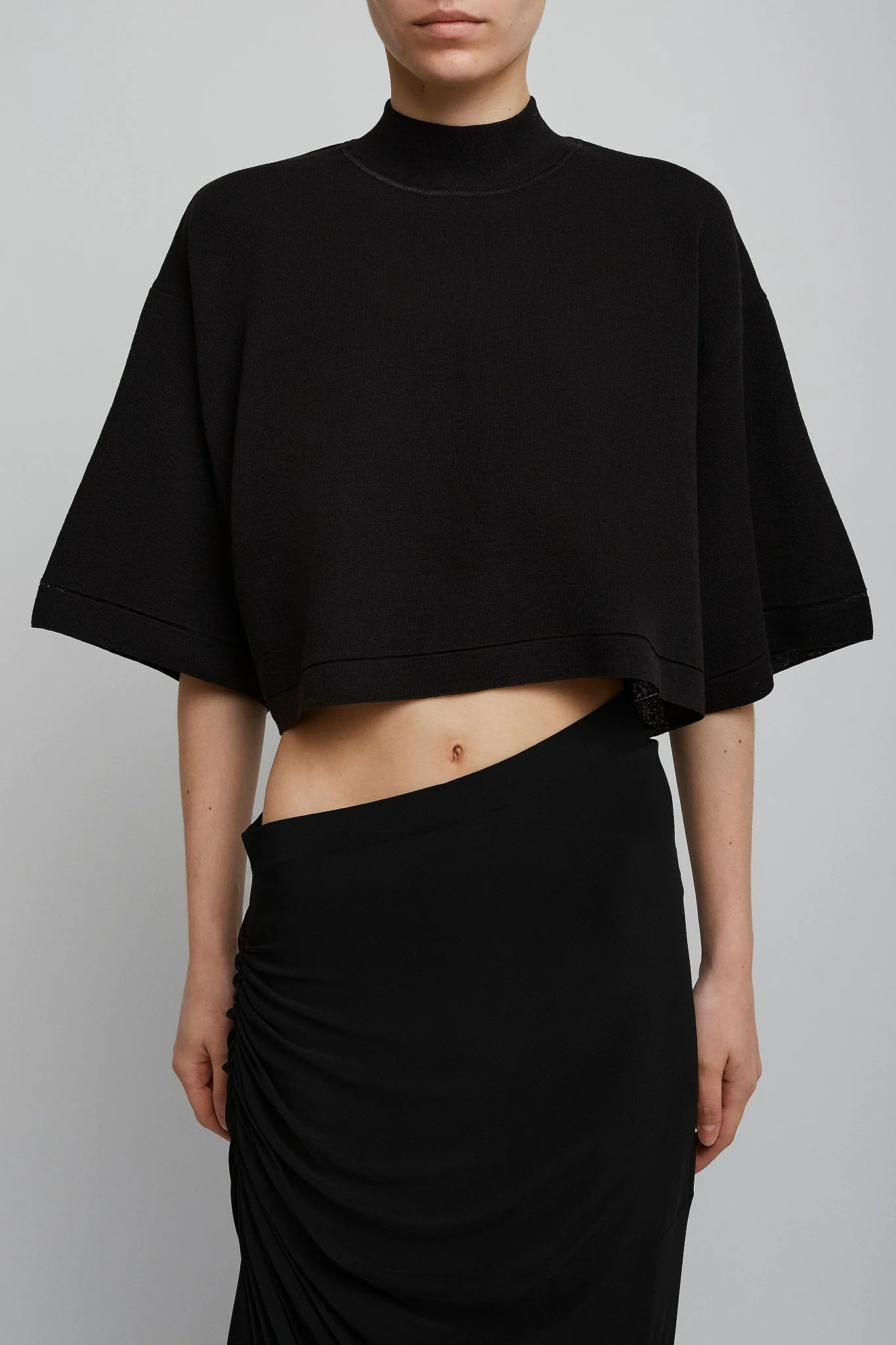 Knitted cropped black top - Image 5