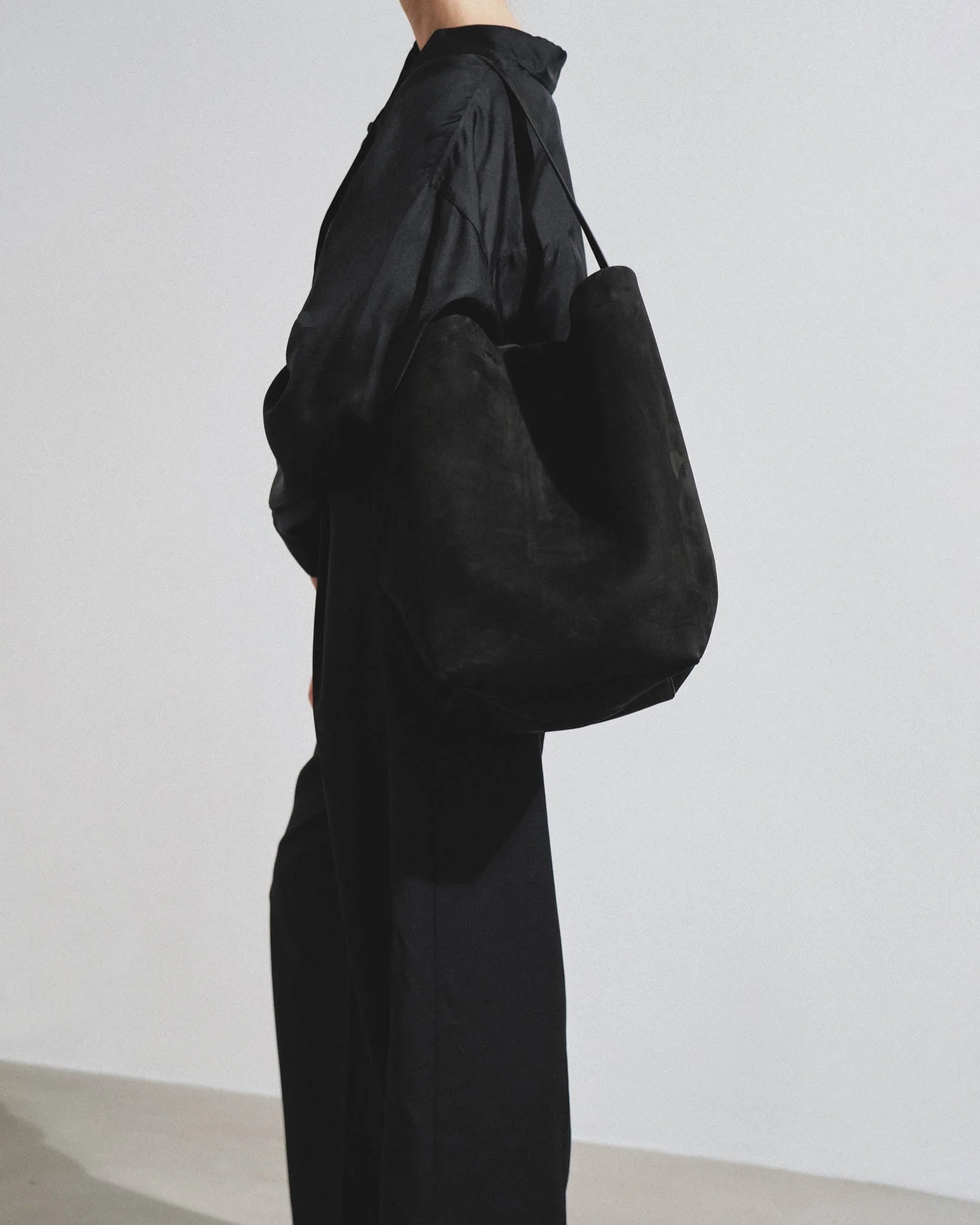 Large N/S black nubuck tote bag - Image 2