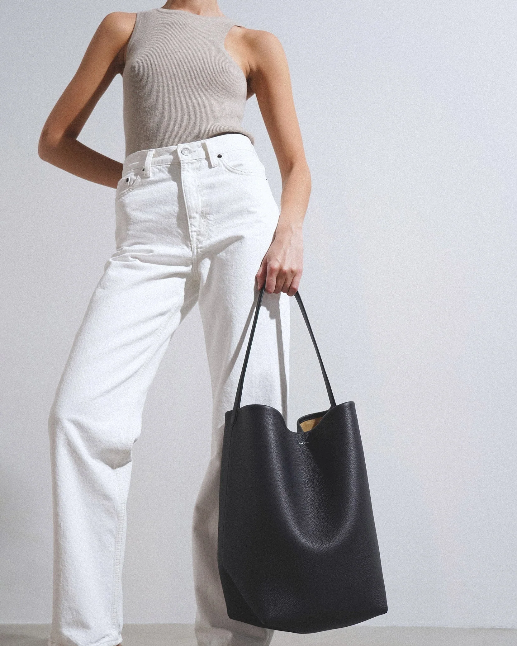 Large N/S dark blue leather tote bag - Image 2