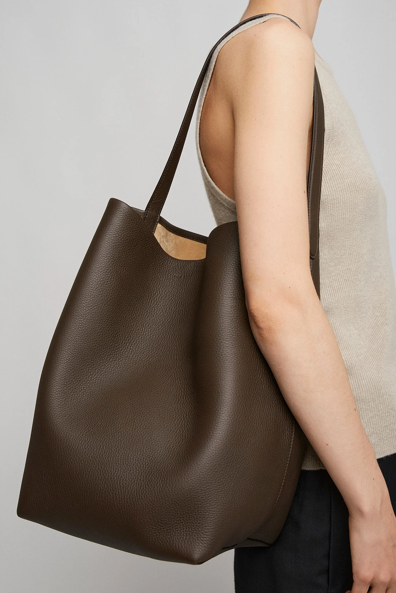 Large N/S deep brown leather tote bag - Image 2
