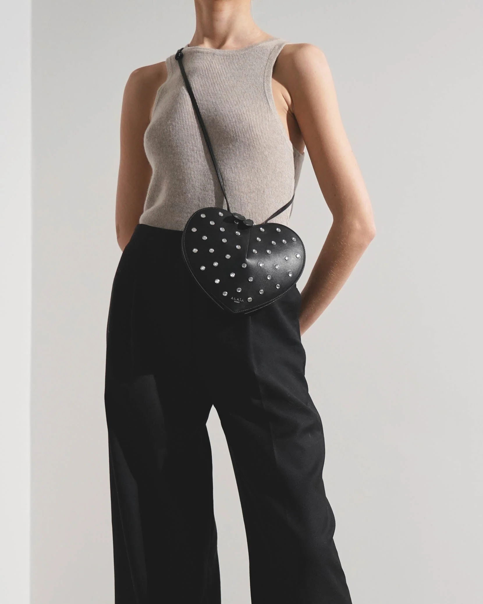 Le Coeur black studded leather crossbody bag - Image 2