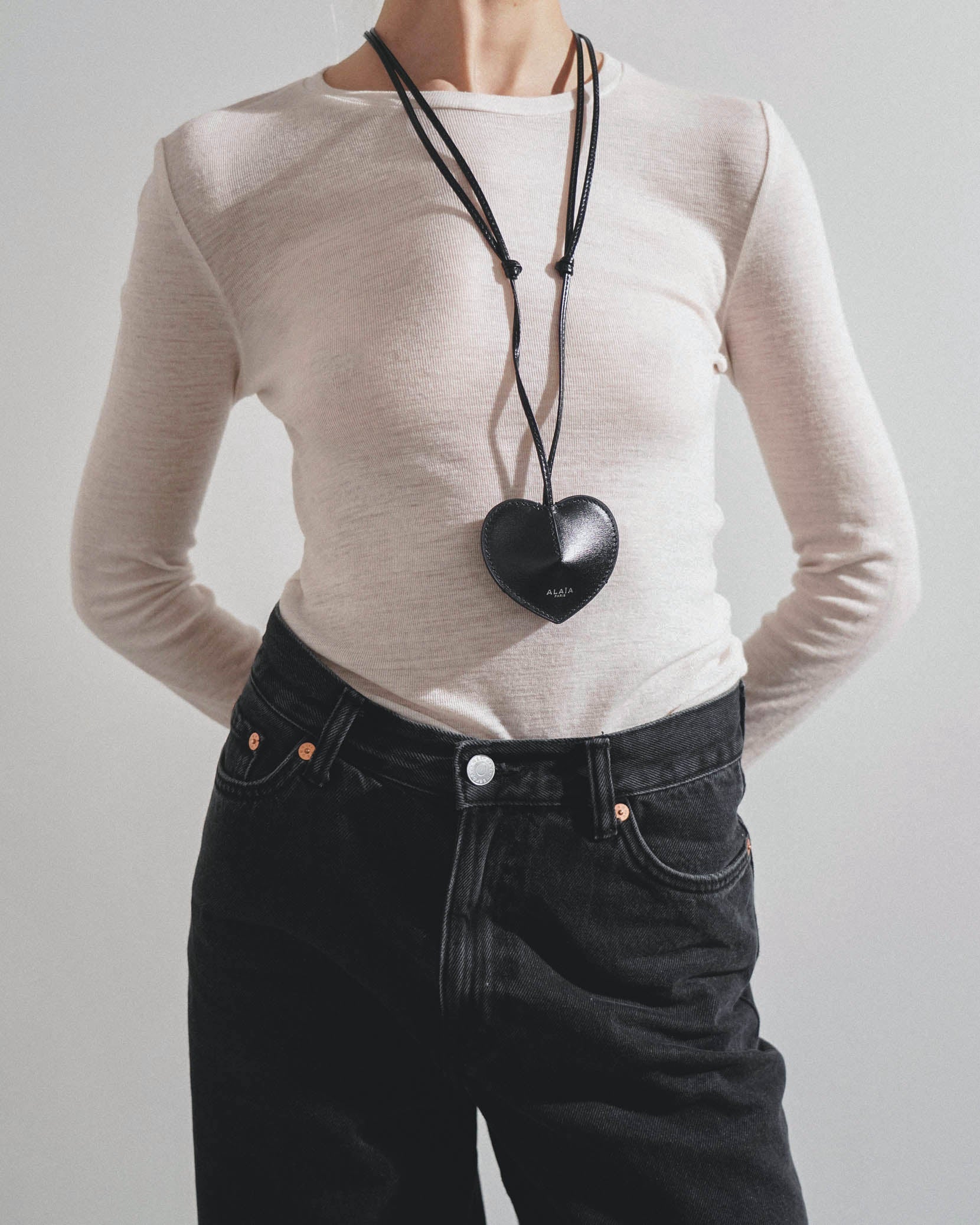 Le Coeur Cloche black leather - Image 2