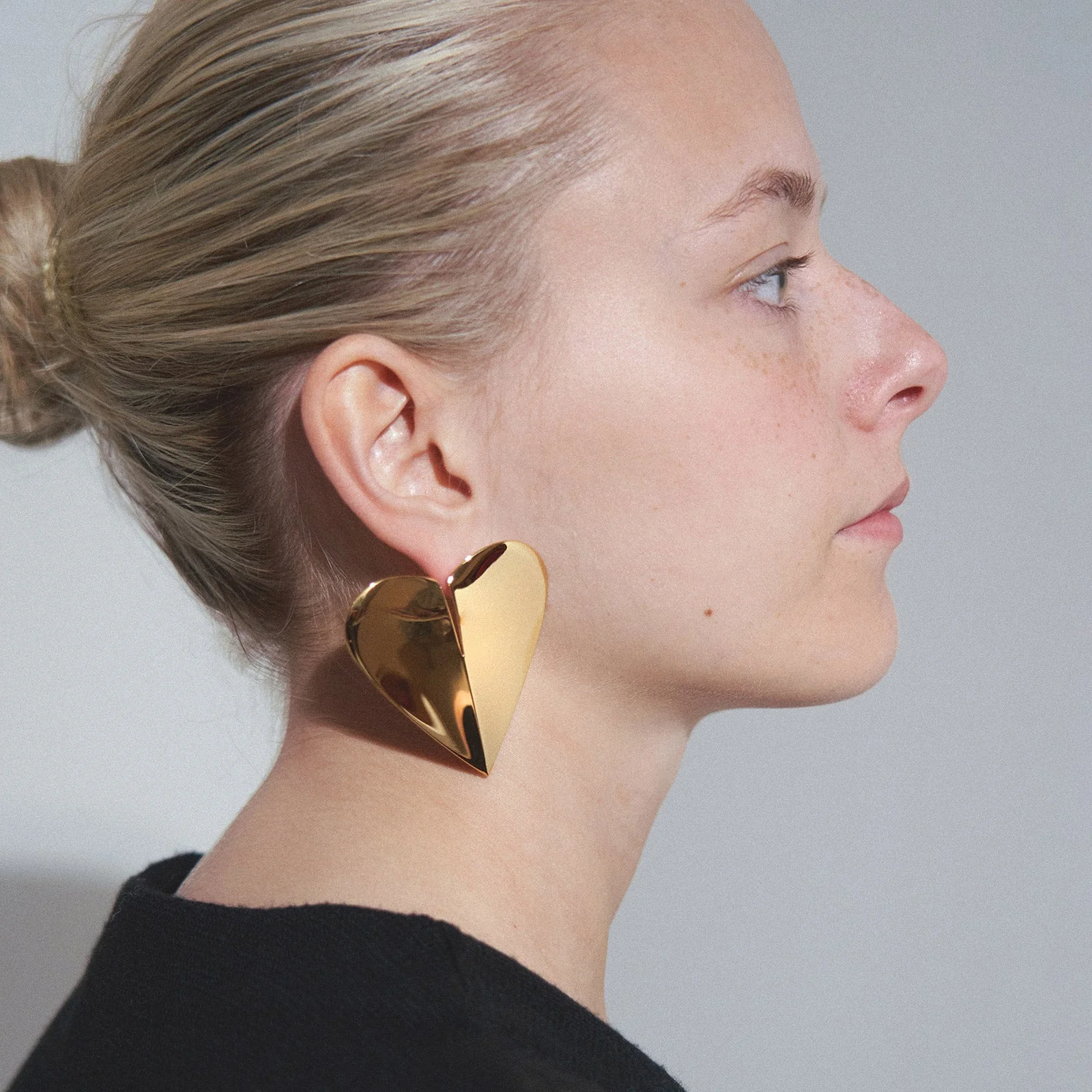 Le Coeur L torn earrings - Image 5