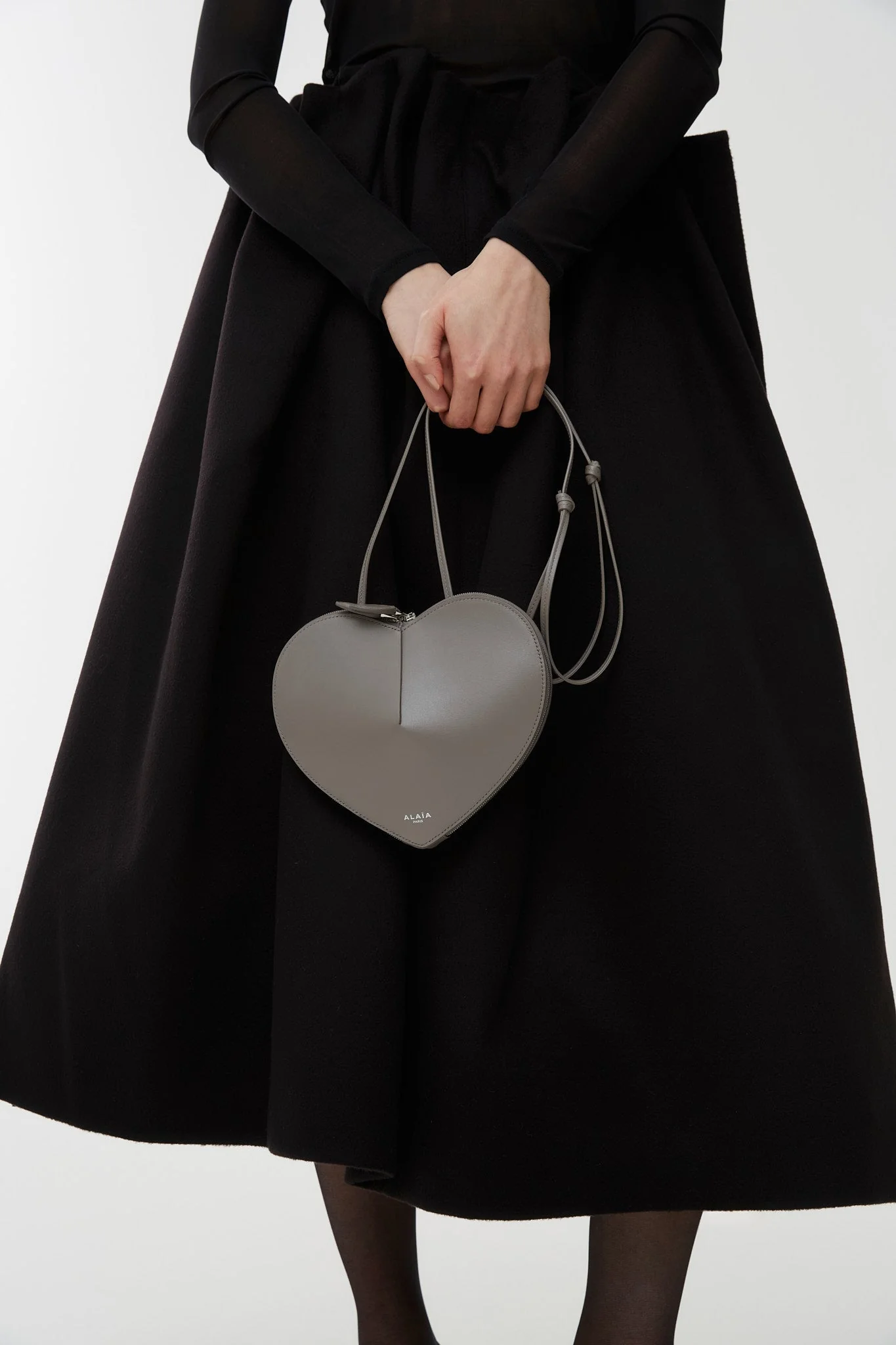 Le Coeur taupe leather crossbody bag - Image 2