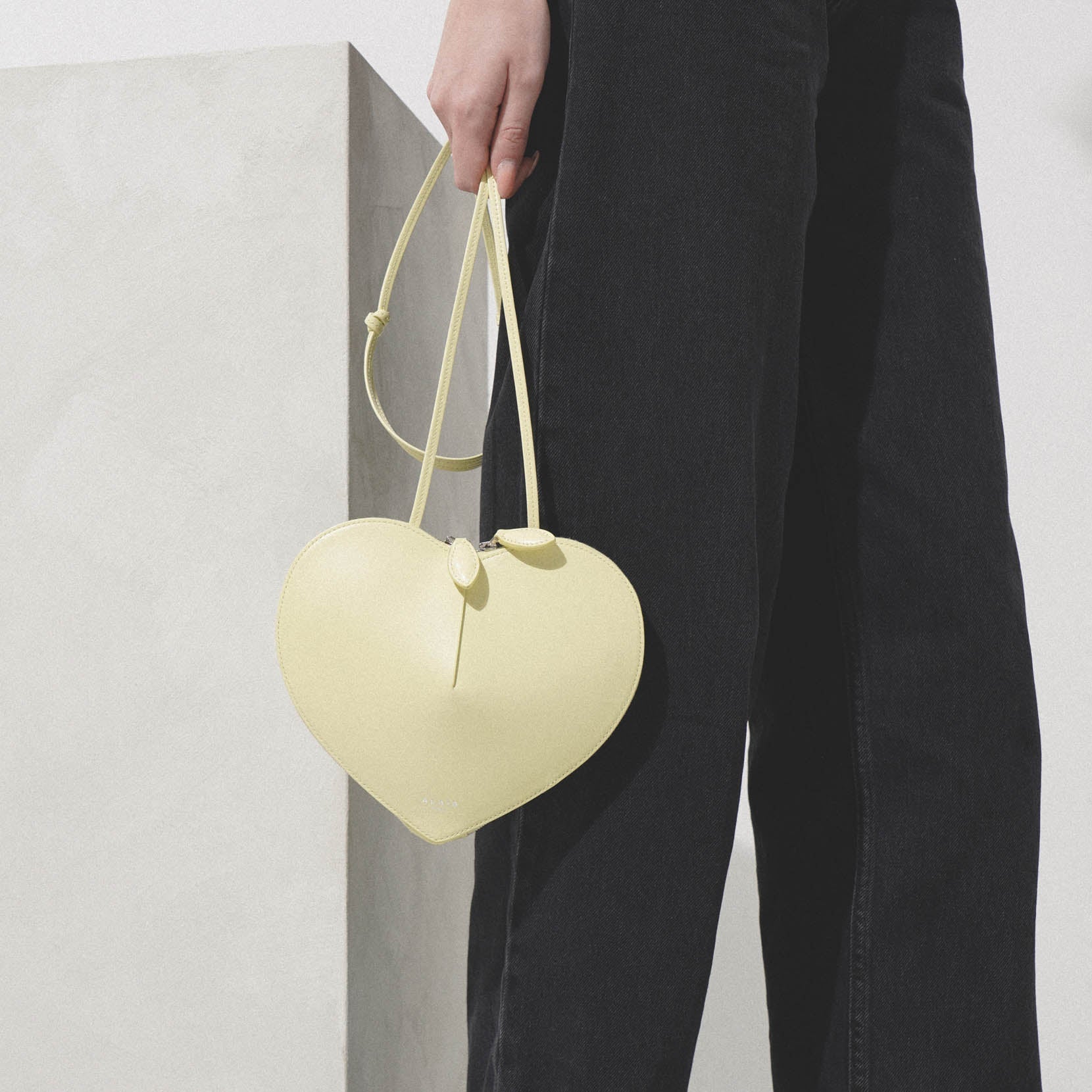 Le Coeur yellow leather crossbody bag - Image 6